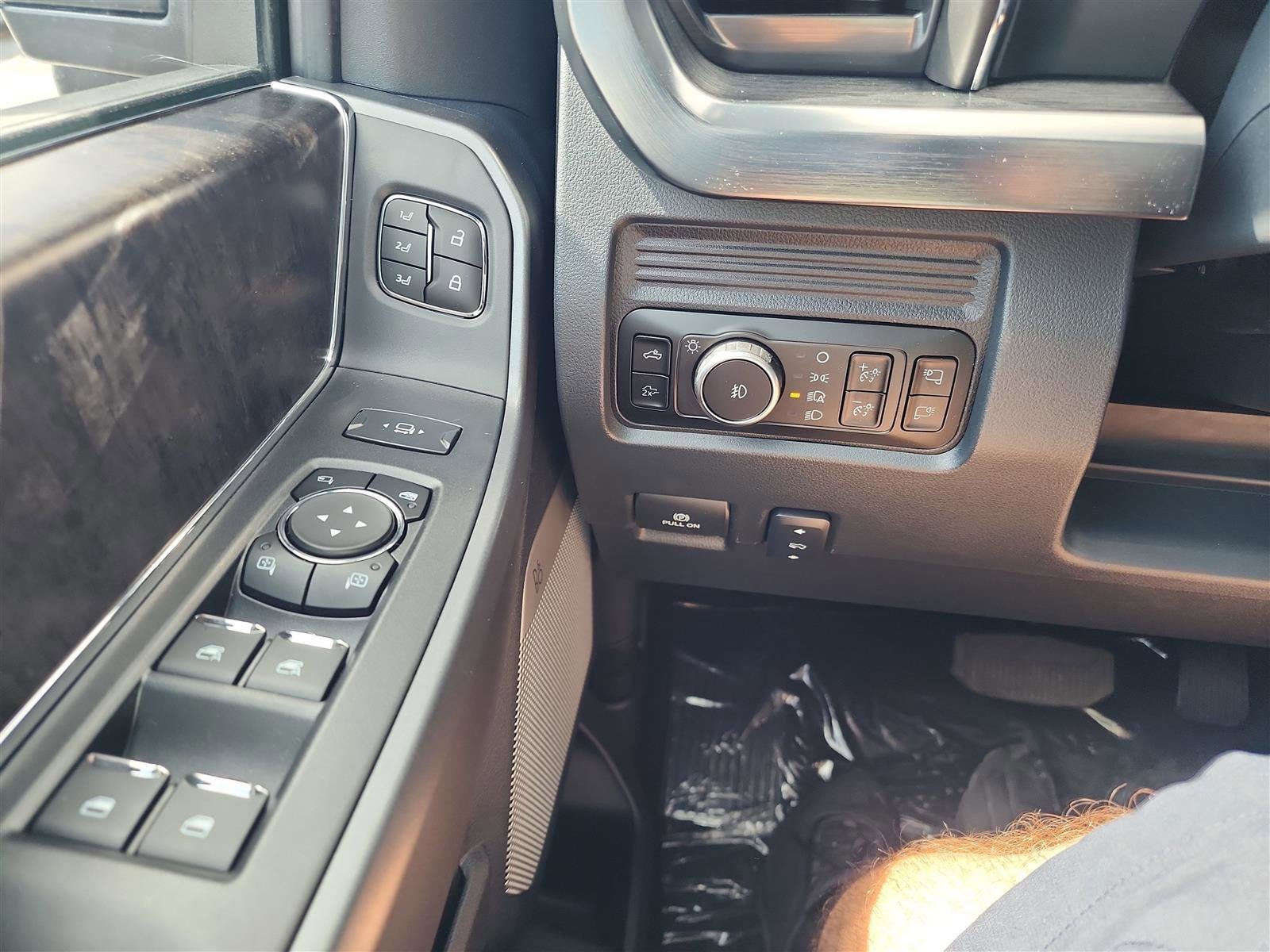 2025 Ford Super Duty F-350 SRW LARIAT