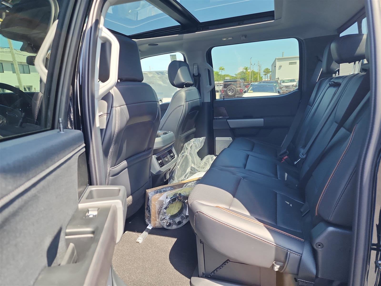 2025 Ford Super Duty F-350 SRW LARIAT