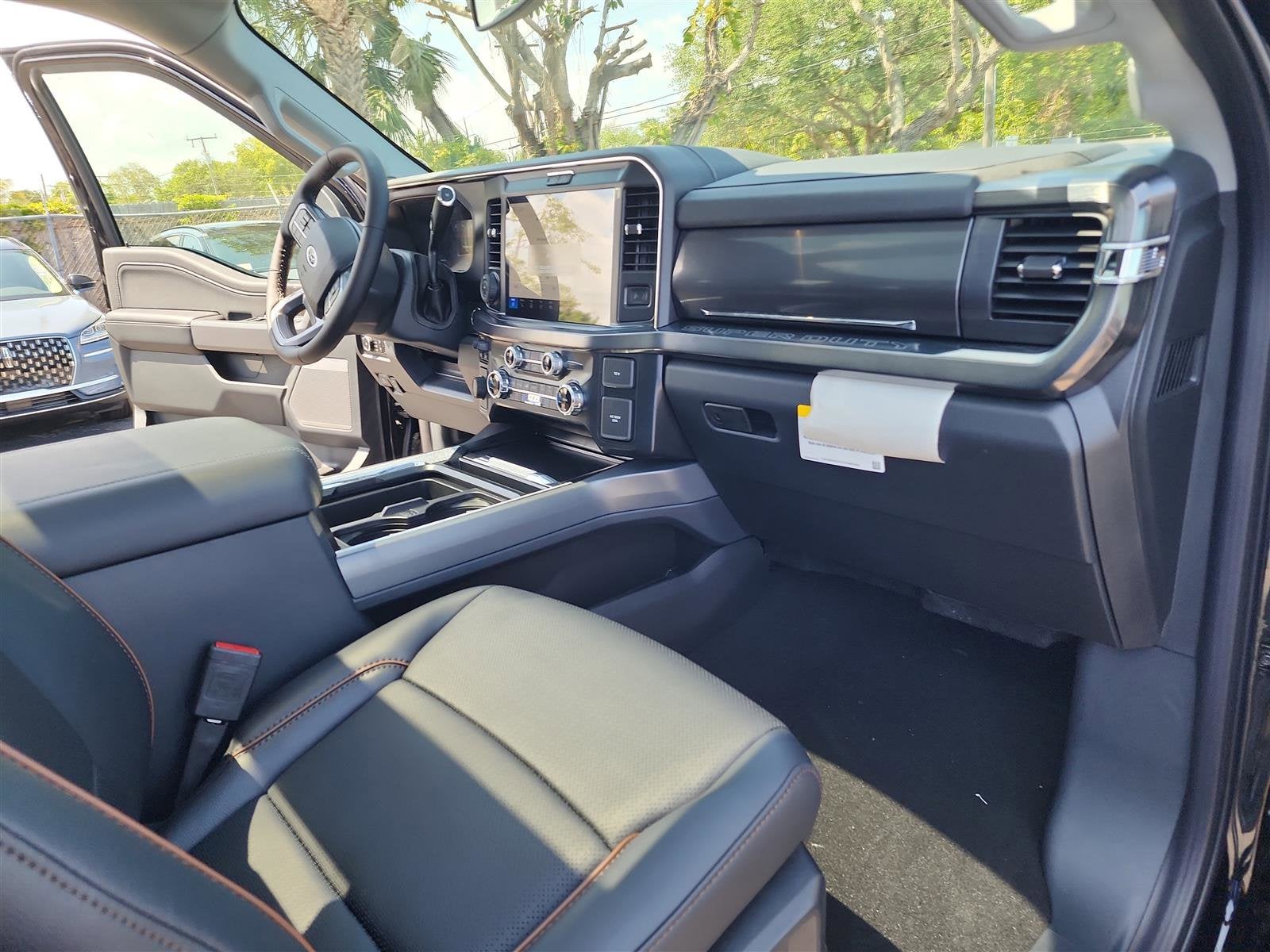 2025 Ford Super Duty F-350 SRW LARIAT