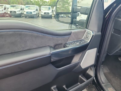 2025 Ford Super Duty F-350 DRW Platinum