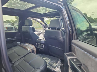 2025 Ford Super Duty F-350 DRW Platinum