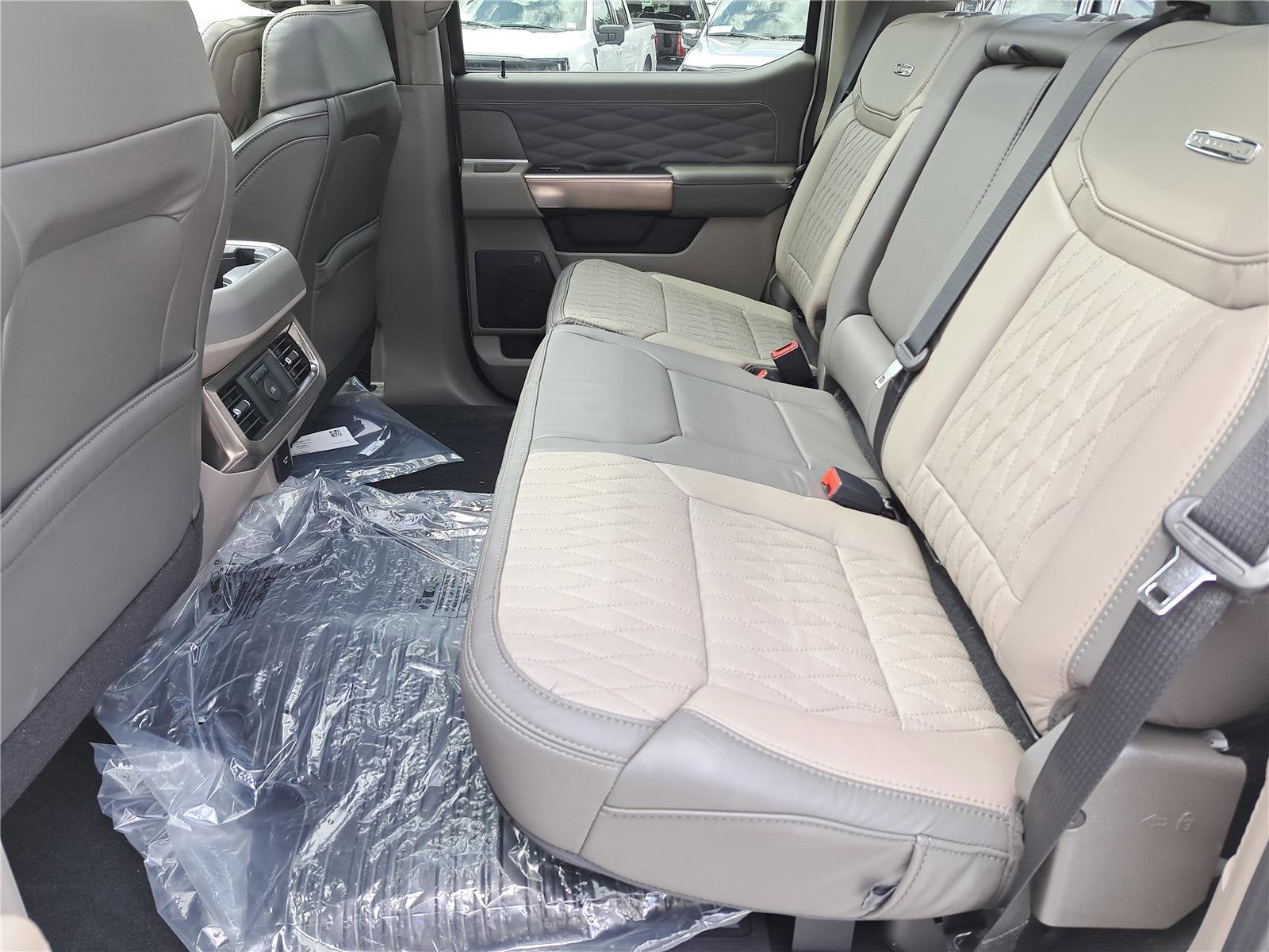 2026 Ford Super Duty F-350 DRW Platinum