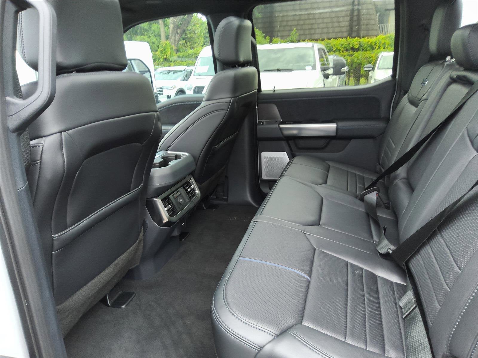 2026 Ford Super Duty F-350 DRW Platinum
