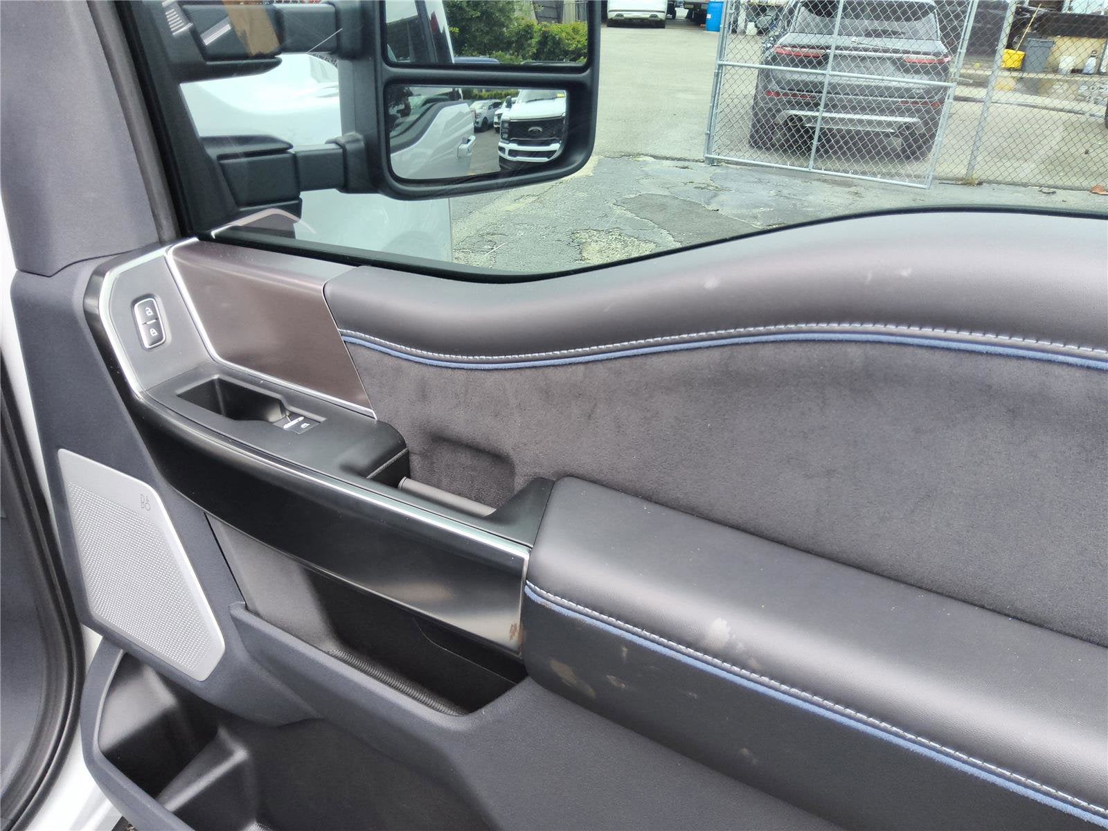 2026 Ford Super Duty F-350 DRW Platinum