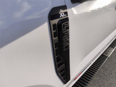 2027 Ford Super Duty F-350 DRW Base