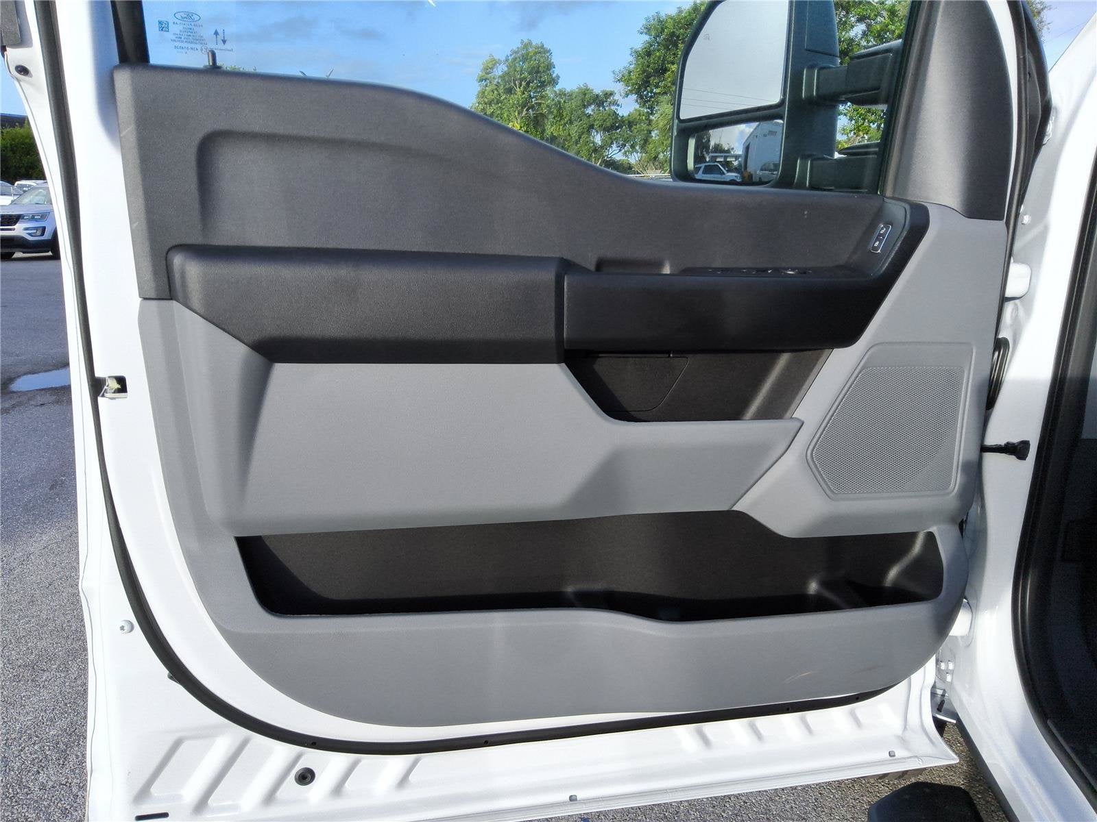 2027 Ford Super Duty F-350 DRW Base