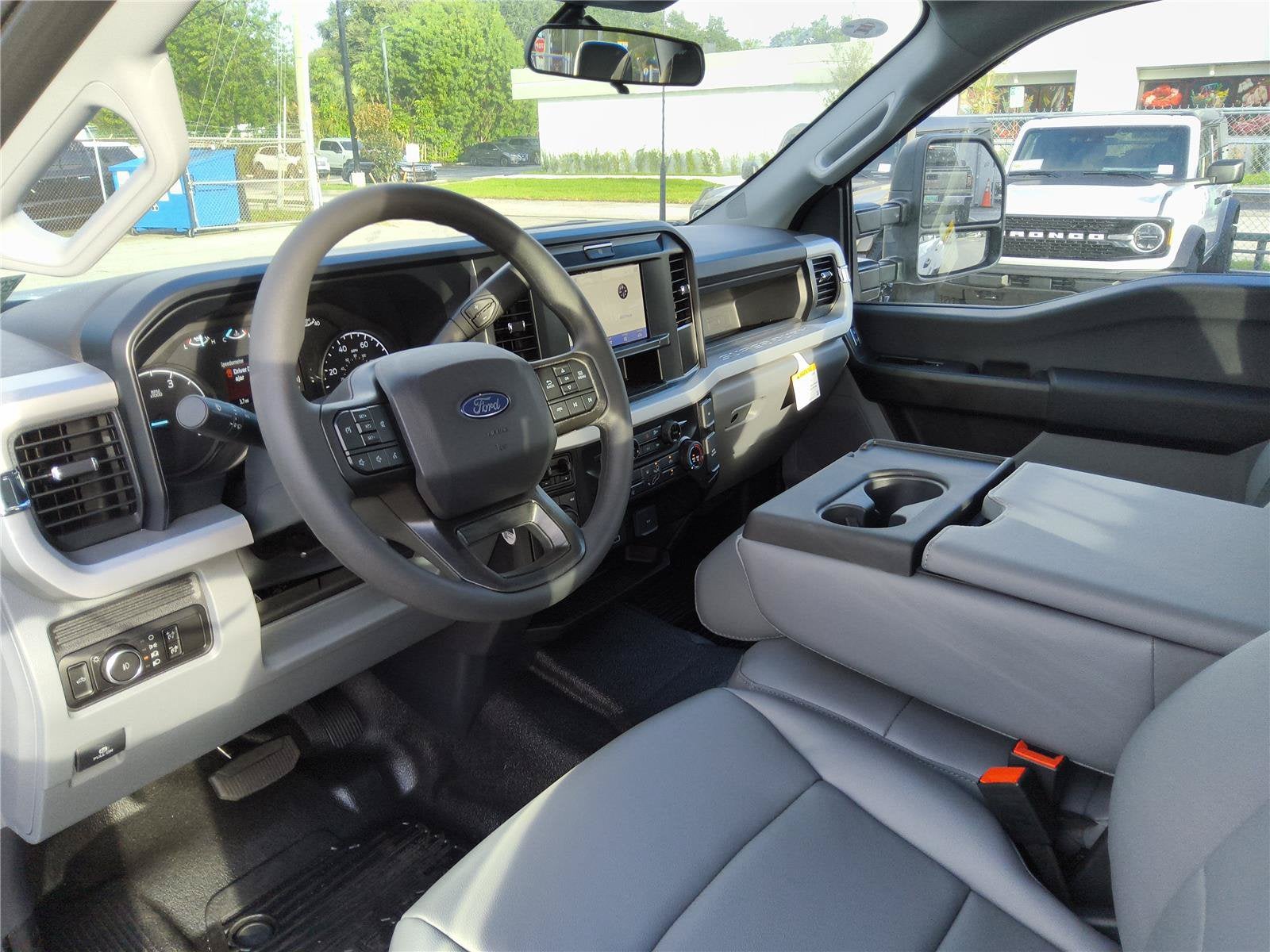 2027 Ford Super Duty F-350 DRW Base