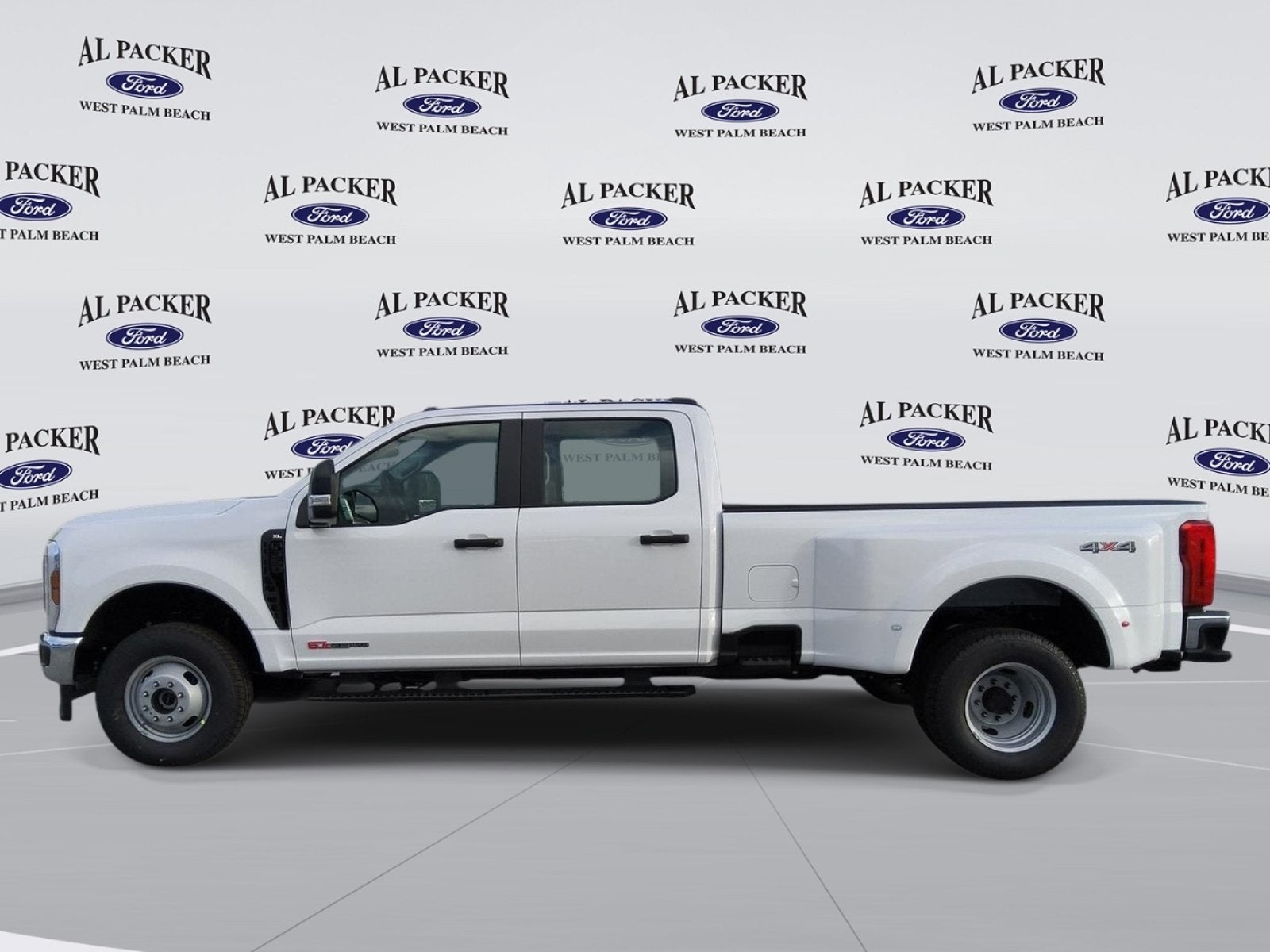 2027 Ford Super Duty F-350 DRW Base