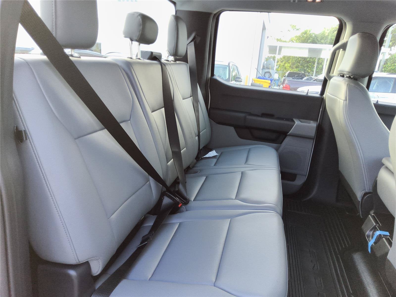 2027 Ford Super Duty F-350 DRW Base