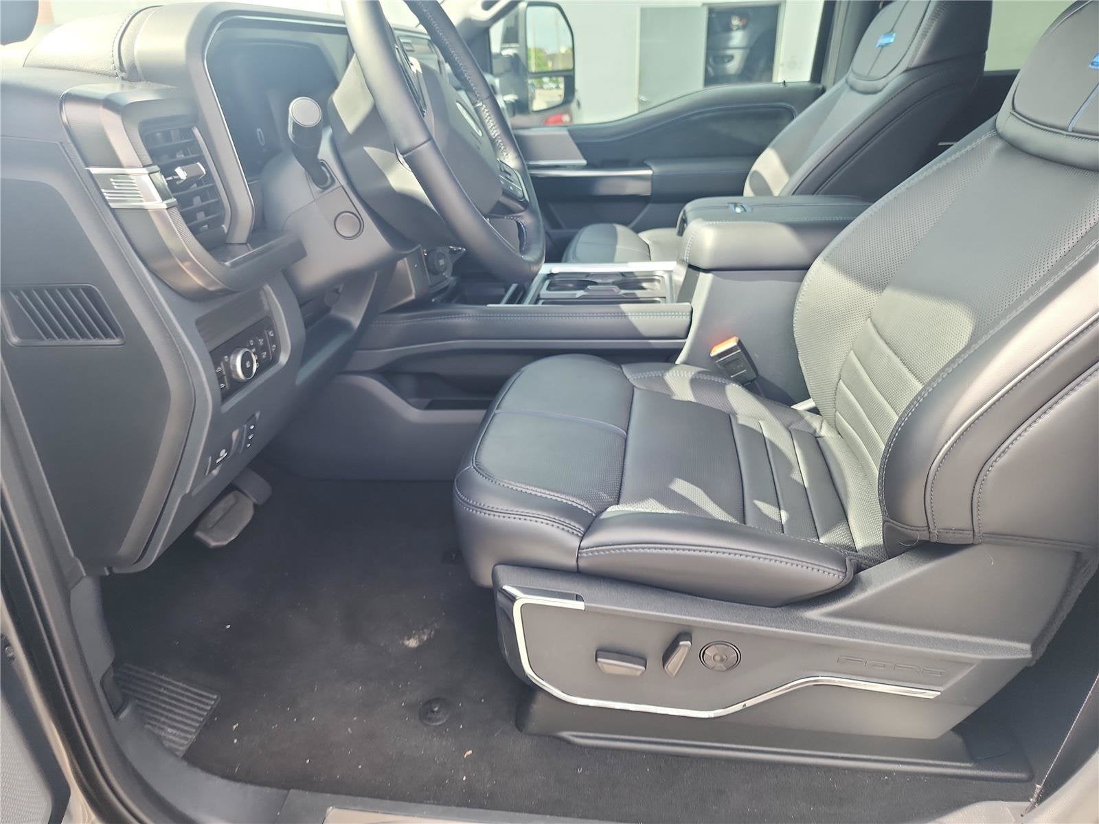 2026 Ford Super Duty F-350 DRW Platinum