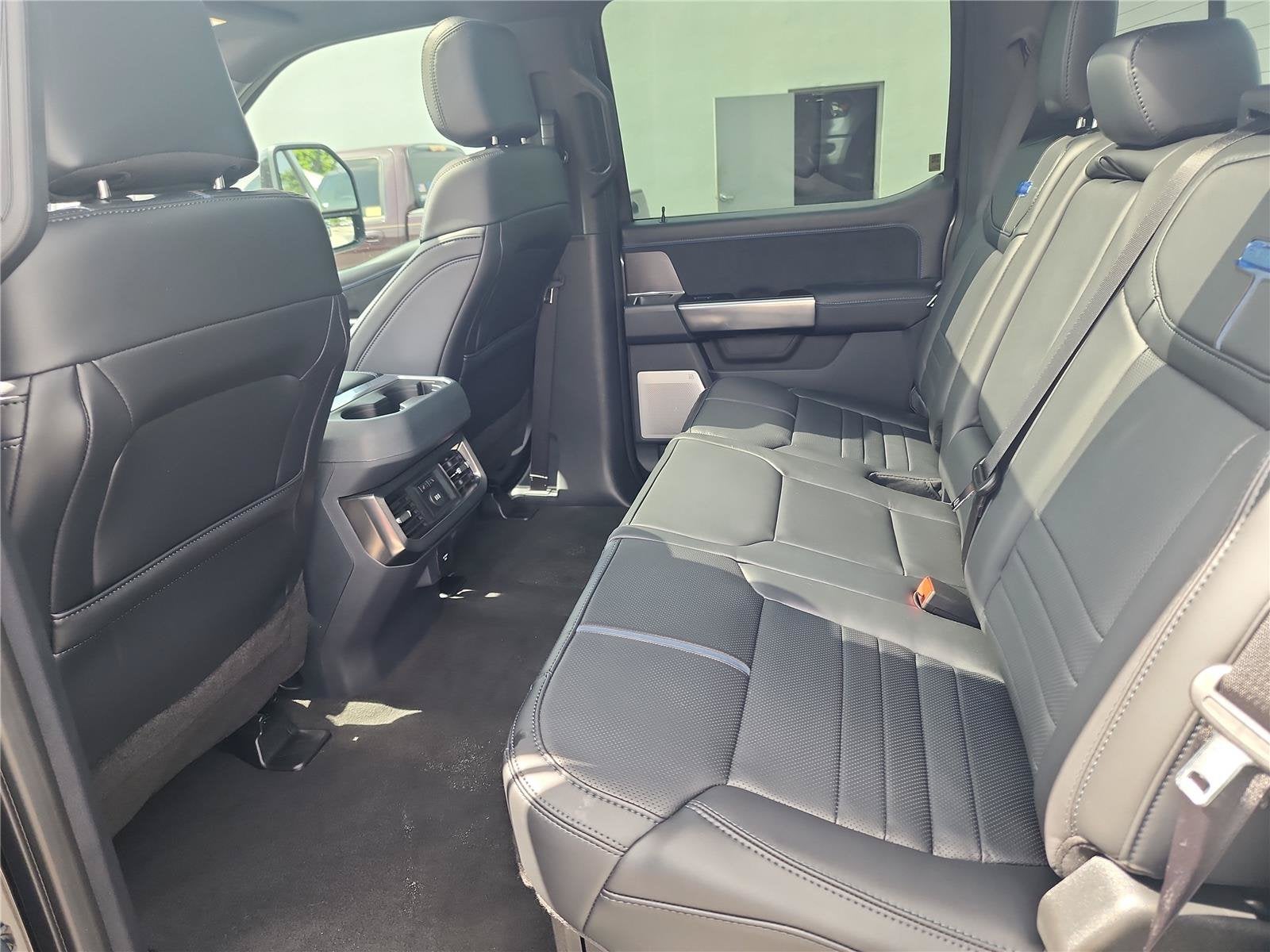 2026 Ford Super Duty F-350 DRW Platinum