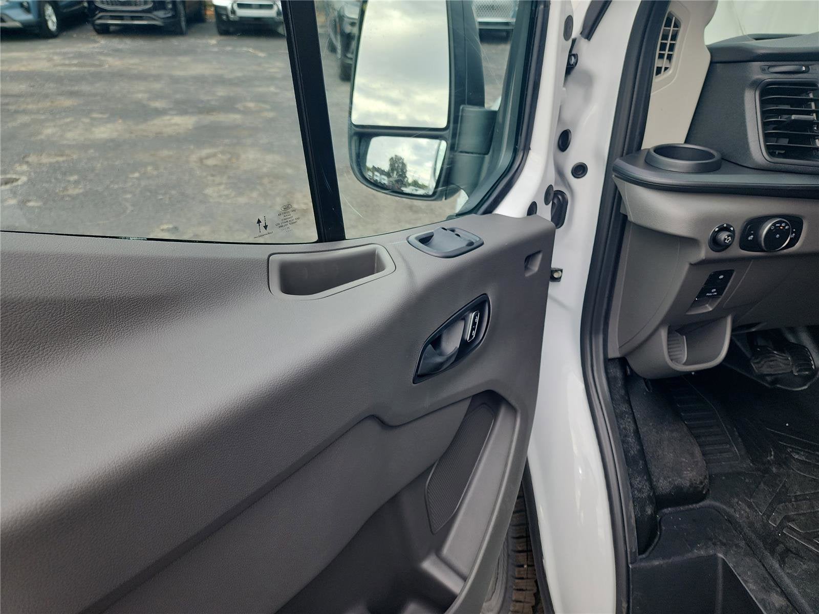 2026 Ford Transit Cargo Van T-250 148" Med Rf 9150 GVWR RWD