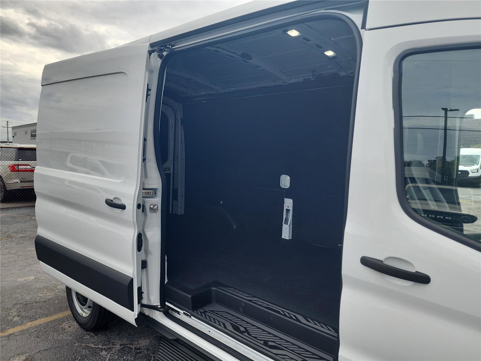 2026 Ford Transit Cargo Van T-250 148" Med Rf 9150 GVWR RWD