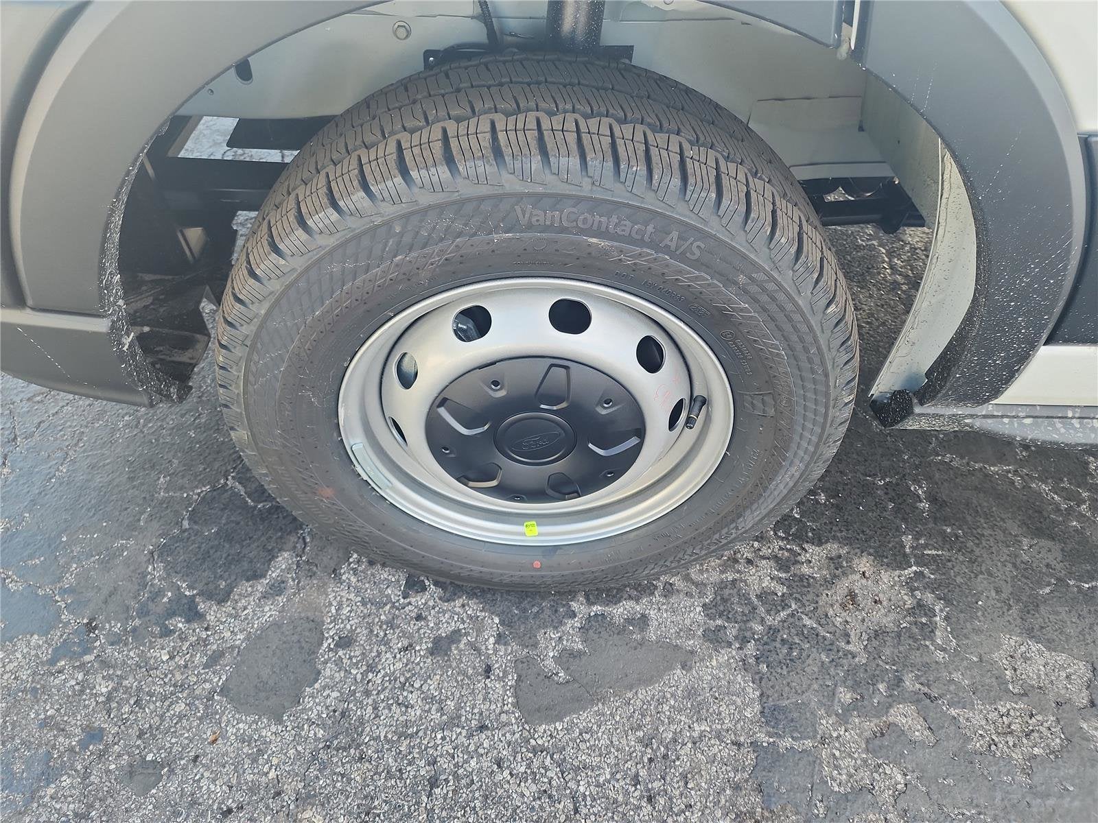 2026 Ford Transit Cargo Van T-250 148" Med Rf 9150 GVWR RWD