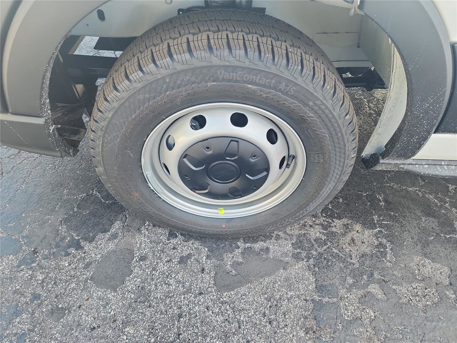 2026 Ford Transit Cargo Van T-250 148" Med Rf 9150 GVWR RWD