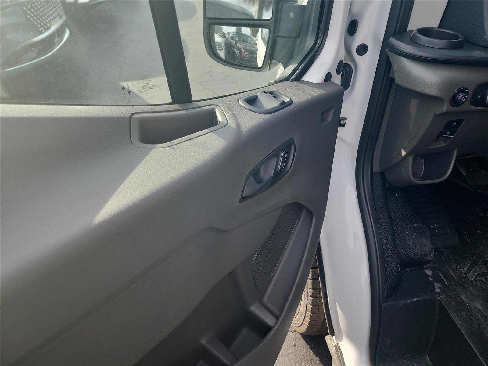 2026 Ford Transit Cargo Van T-250 148" Med Rf 9150 GVWR RWD