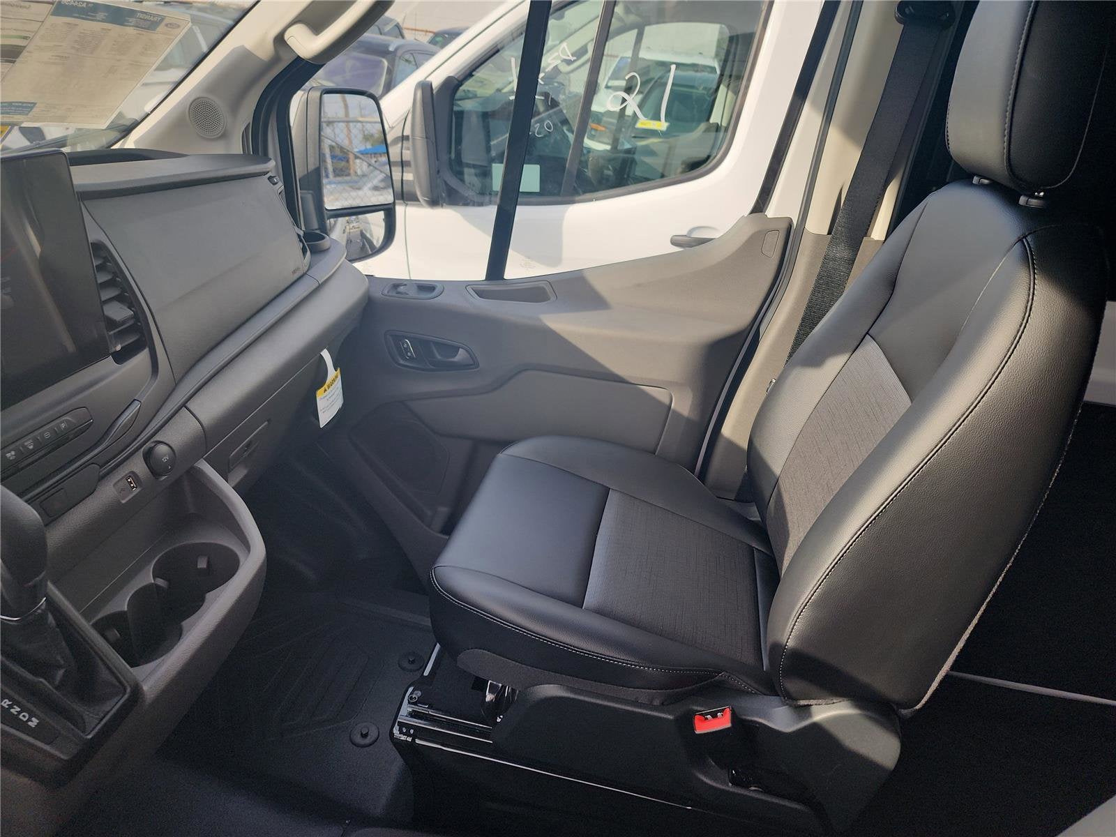 2026 Ford Transit Cargo Van T-250 148" Med Rf 9150 GVWR RWD