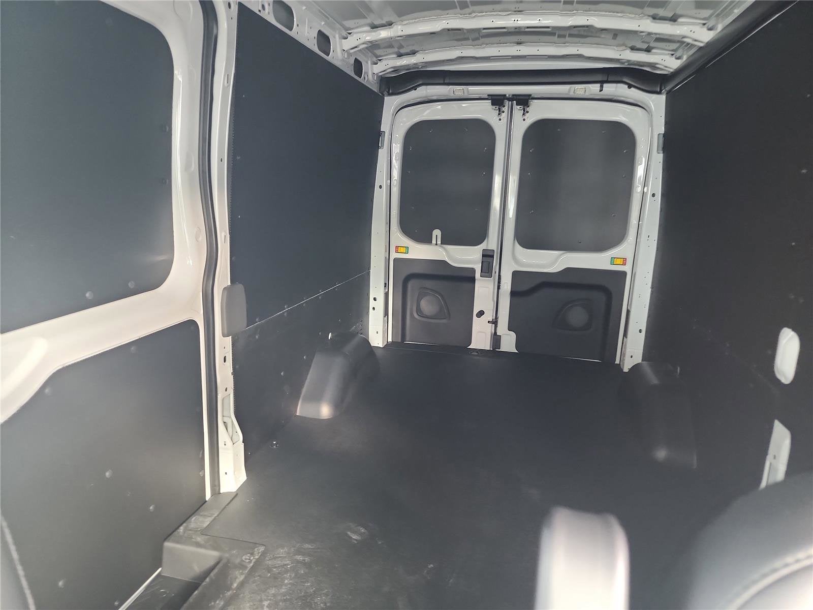 2026 Ford Transit Cargo Van T-250 148" Med Rf 9150 GVWR RWD