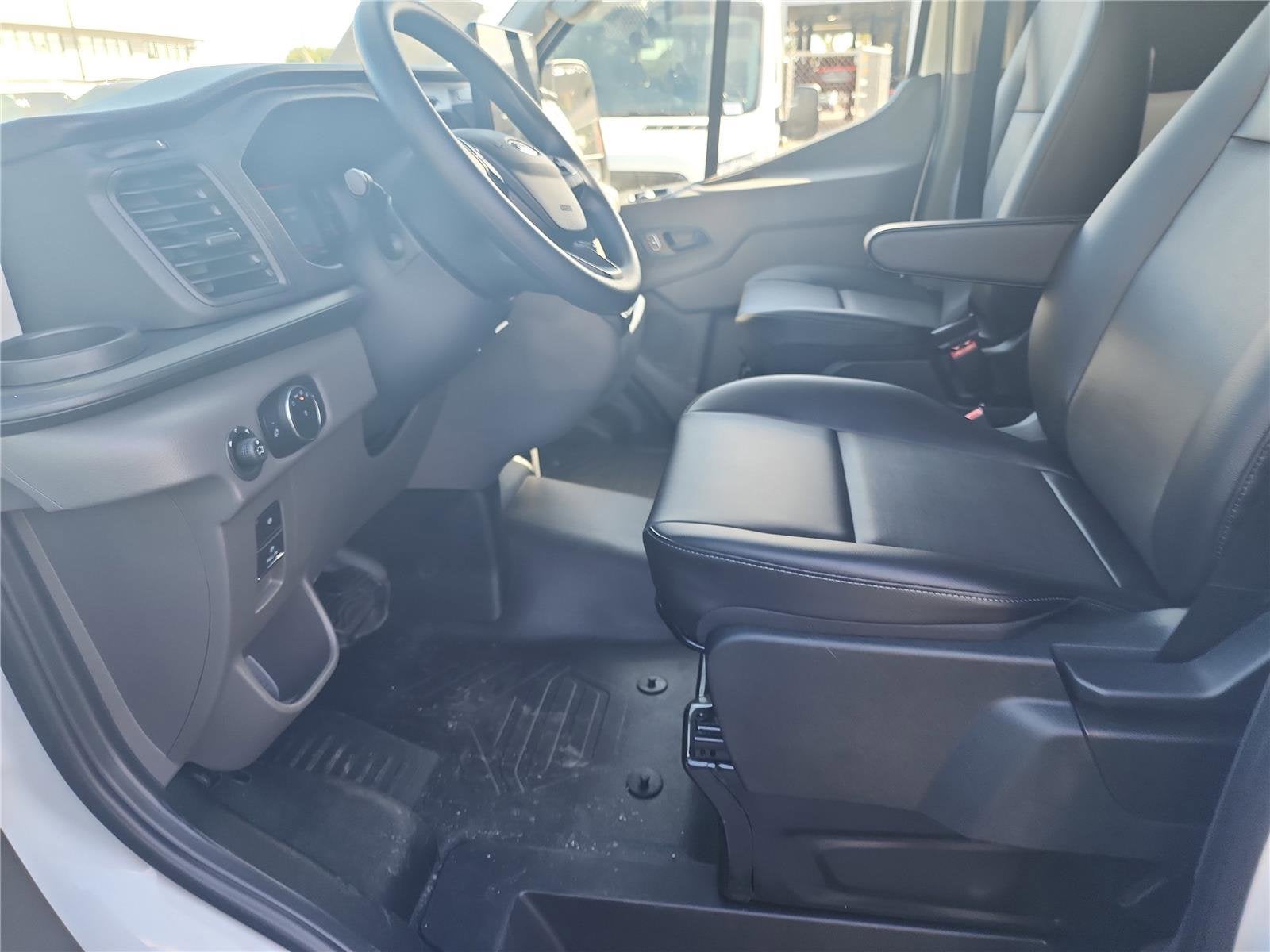 2026 Ford Transit Cargo Van T-250 148" Med Rf 9150 GVWR RWD