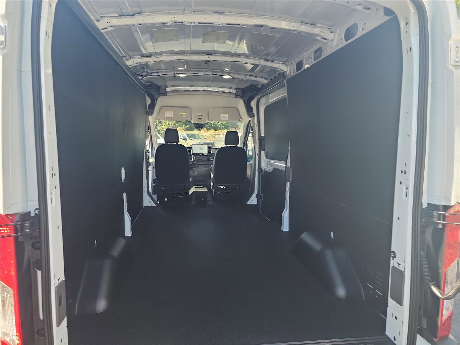 2026 Ford Transit Cargo Van T-250 148" Med Rf 9150 GVWR RWD
