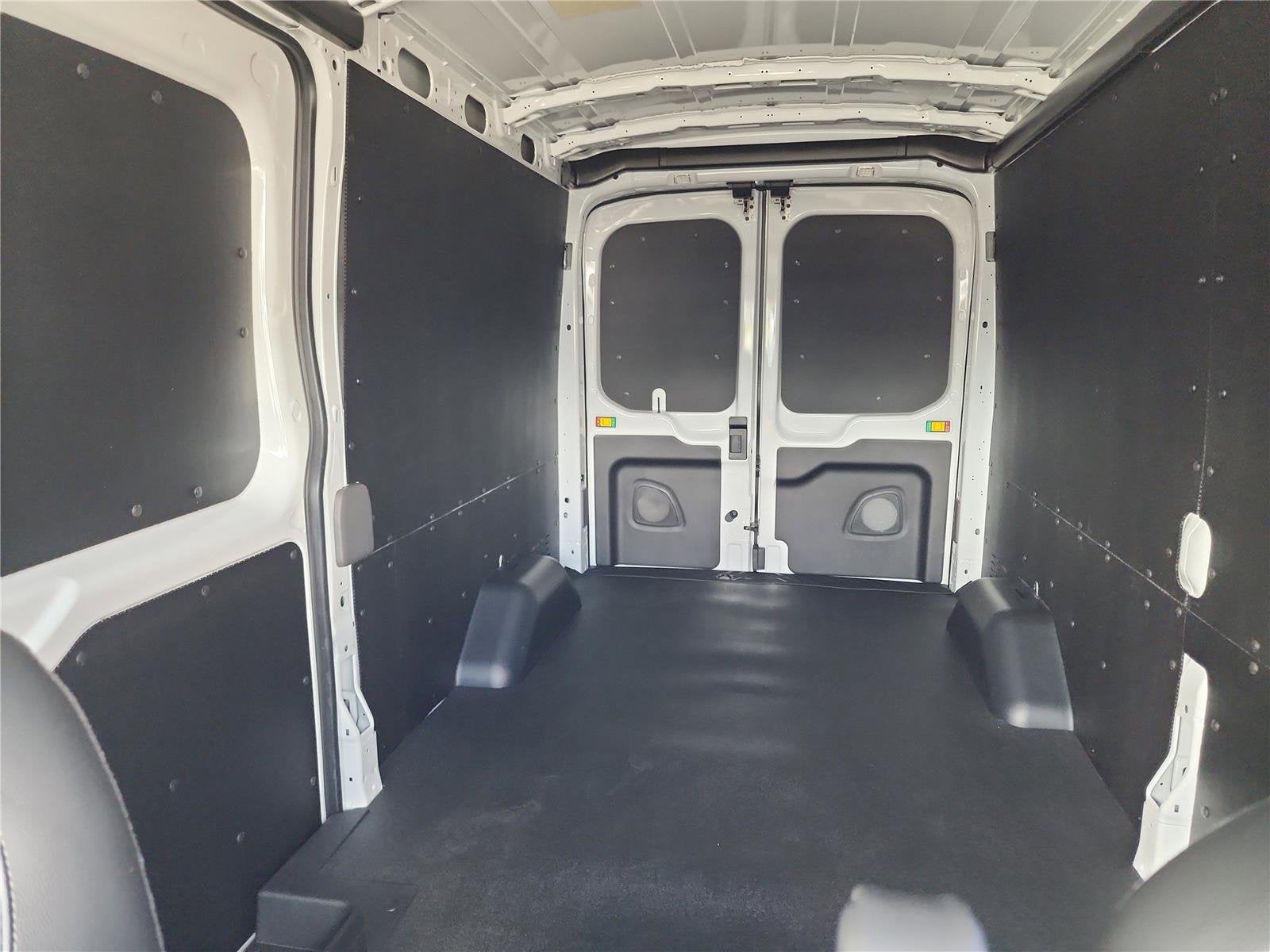 2026 Ford Transit Cargo Van T-250 148" Med Rf 9150 GVWR RWD