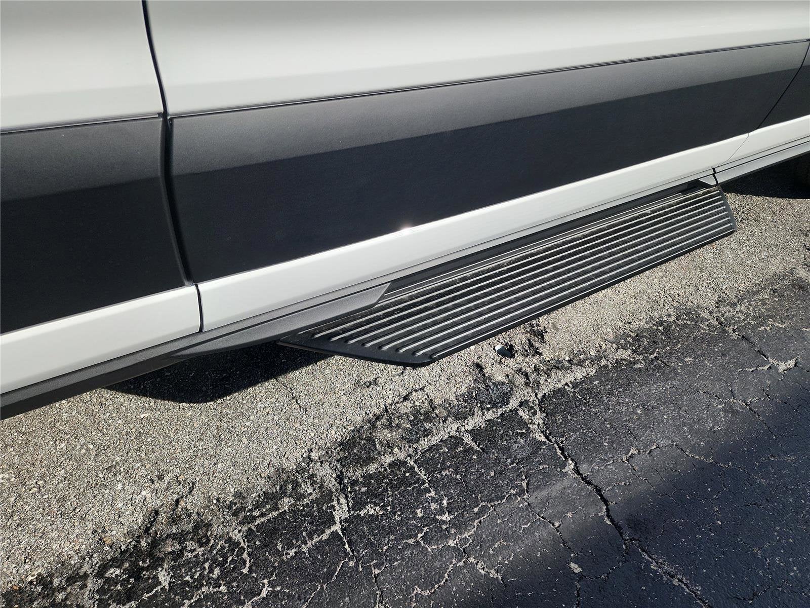 2026 Ford Transit Cargo Van T-250 148" Med Rf 9150 GVWR RWD