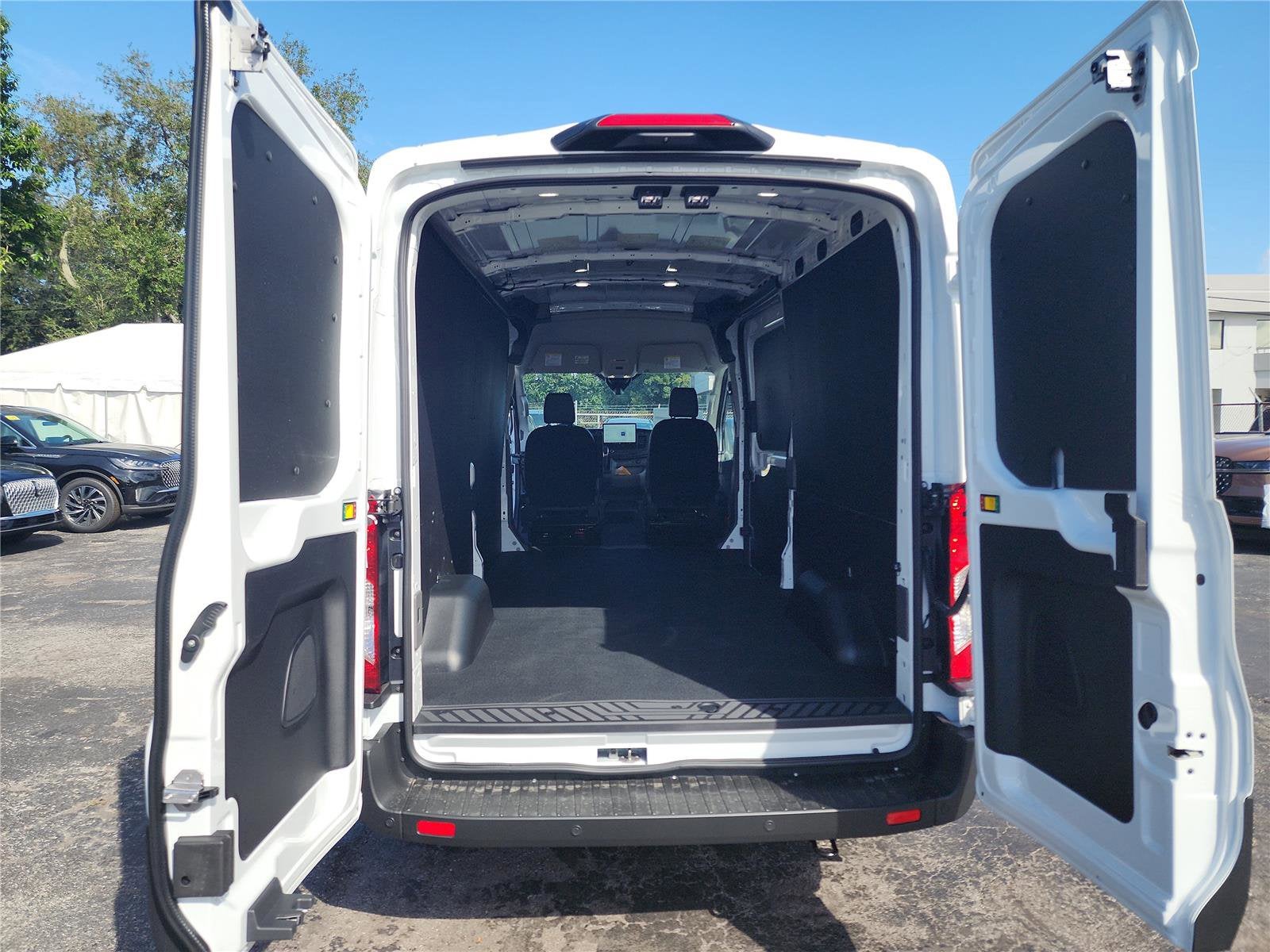 2026 Ford Transit Cargo Van T-250 148" Med Rf 9150 GVWR RWD