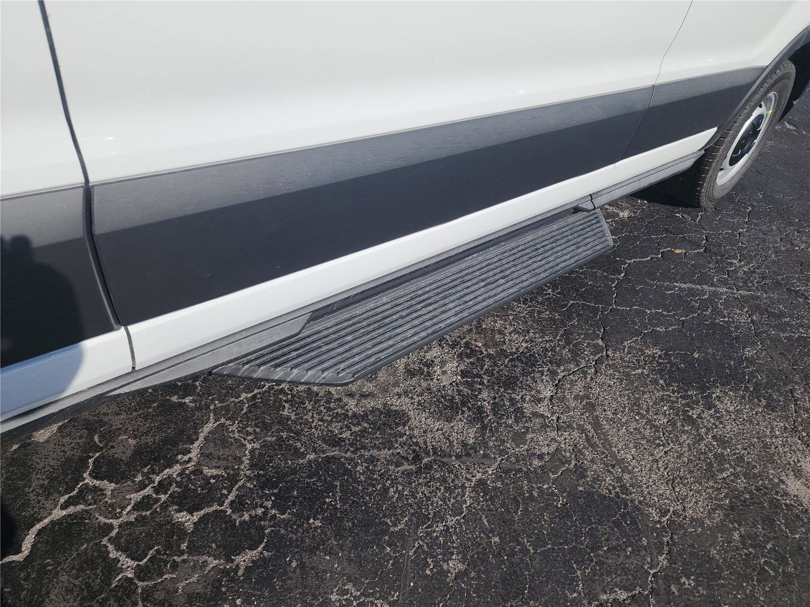 2026 Ford Transit Cargo Van T-250 148" Med Rf 9150 GVWR RWD