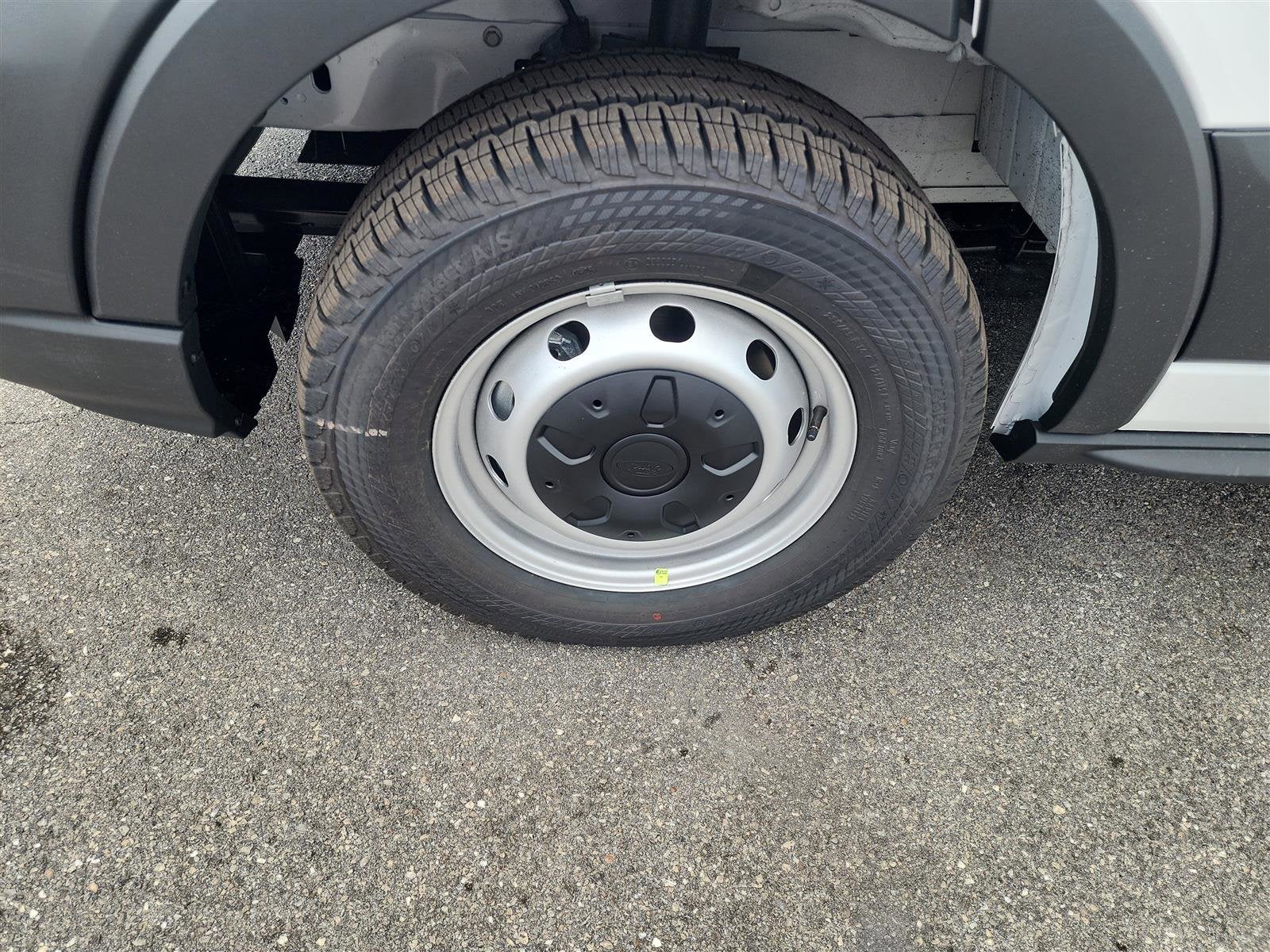 2025 Ford Transit Cargo Van T-250 148" Low Rf 9070 GVWR RWD