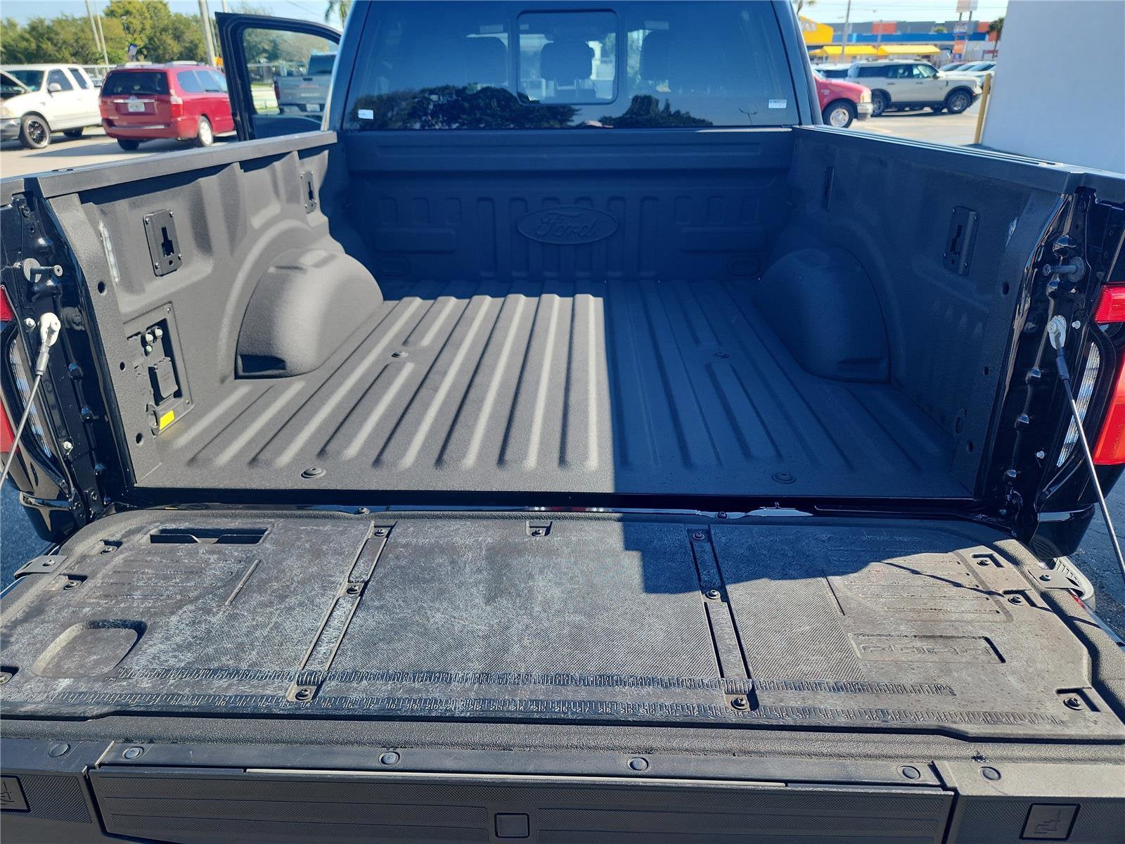 2022 Ford F-150 Lightning LARIAT