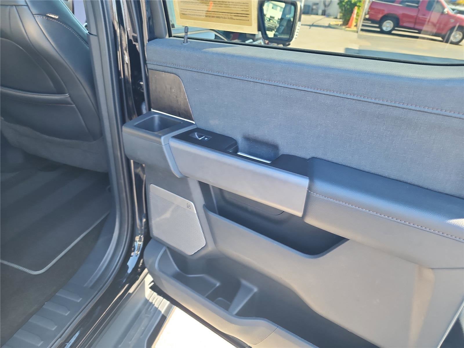 2022 Ford F-150 Lightning LARIAT