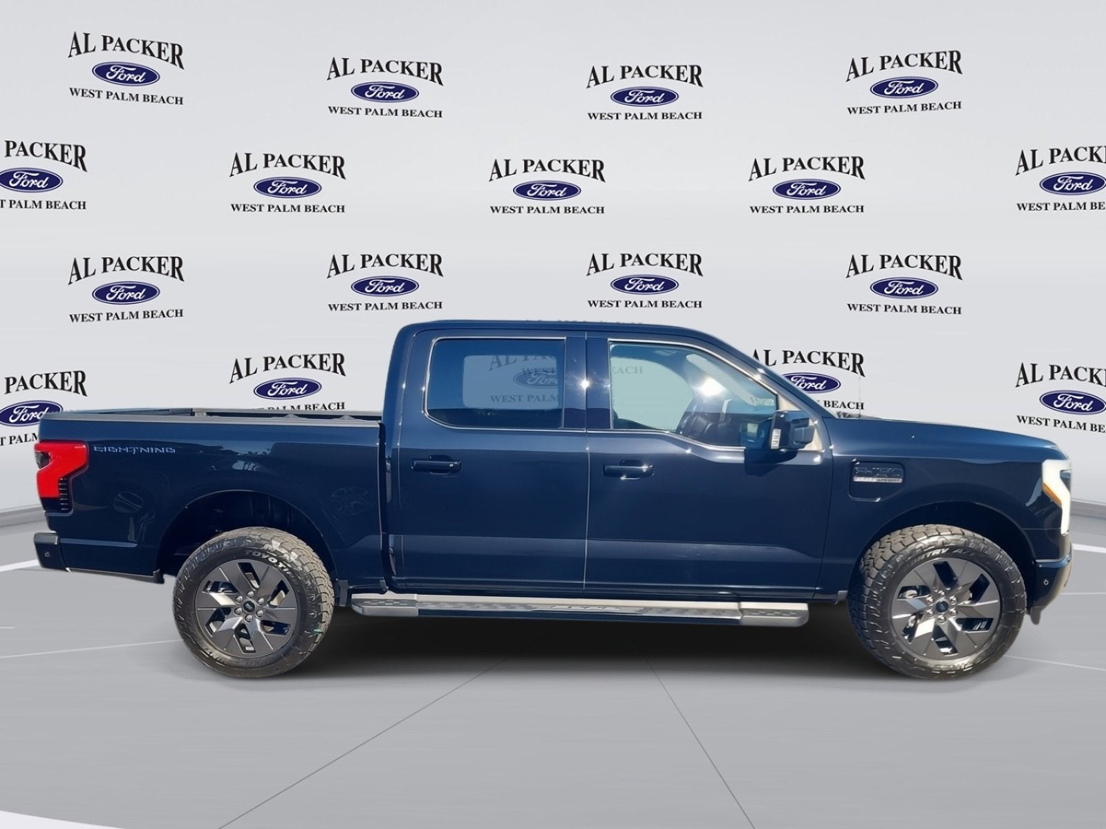 2022 Ford F-150 Lightning LARIAT