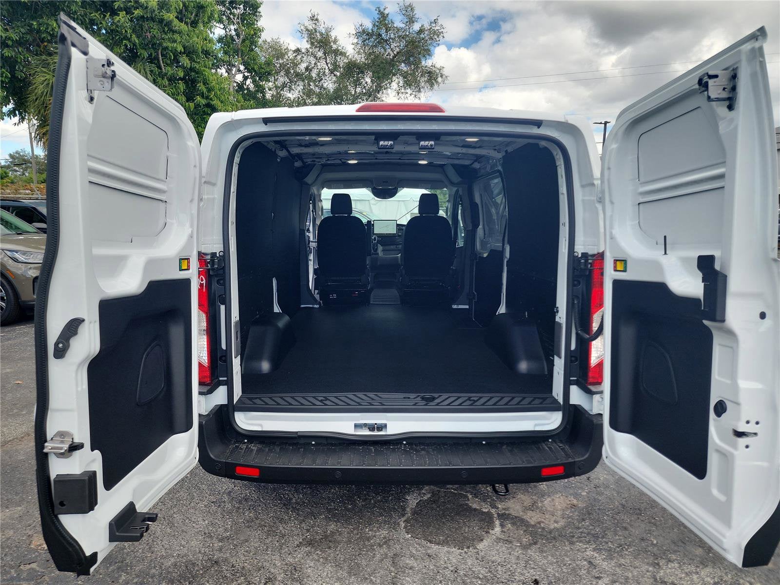 2026 Ford Transit Cargo Van Base