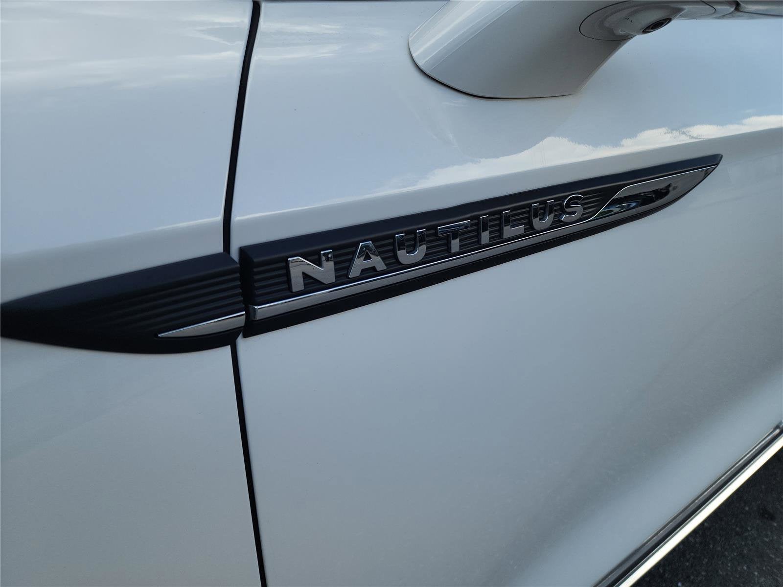 2021 Lincoln Nautilus Reserve