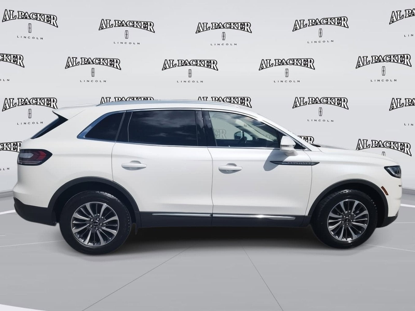 2023 Lincoln Nautilus Standard