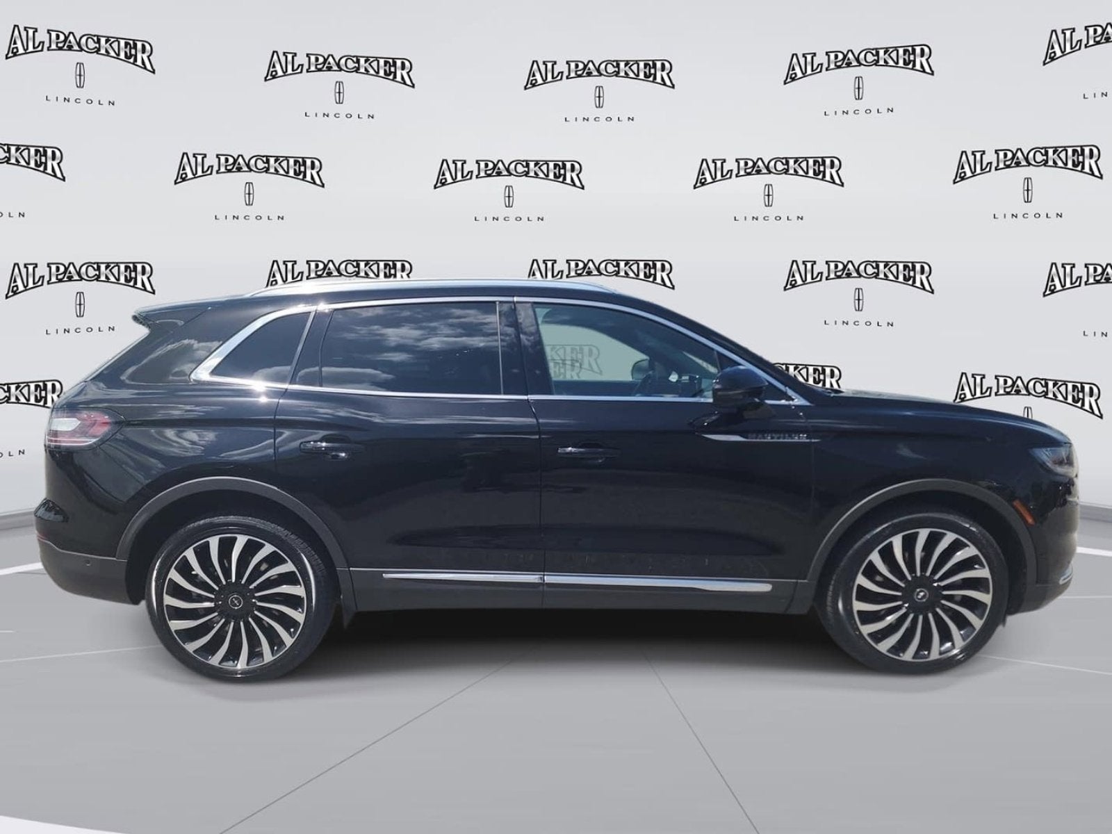 2023 Lincoln Nautilus Black Label