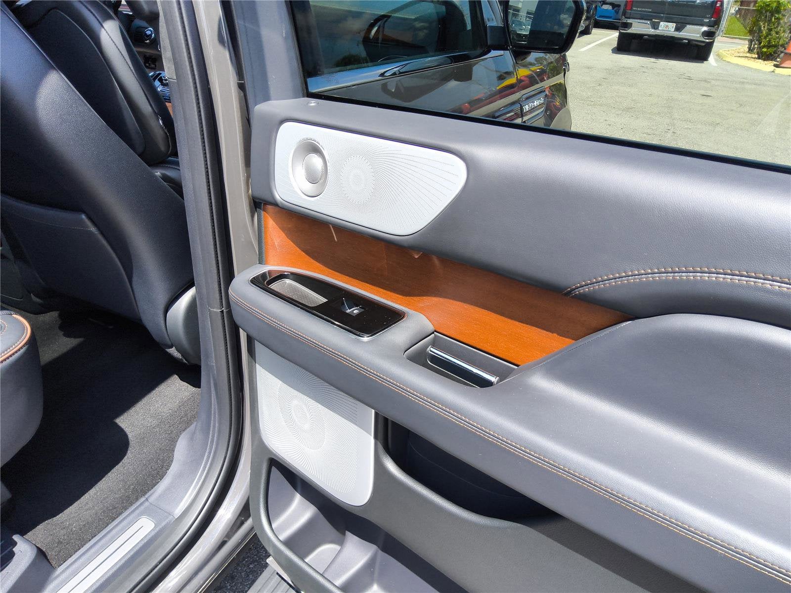 2024 Lincoln Navigator Black Label