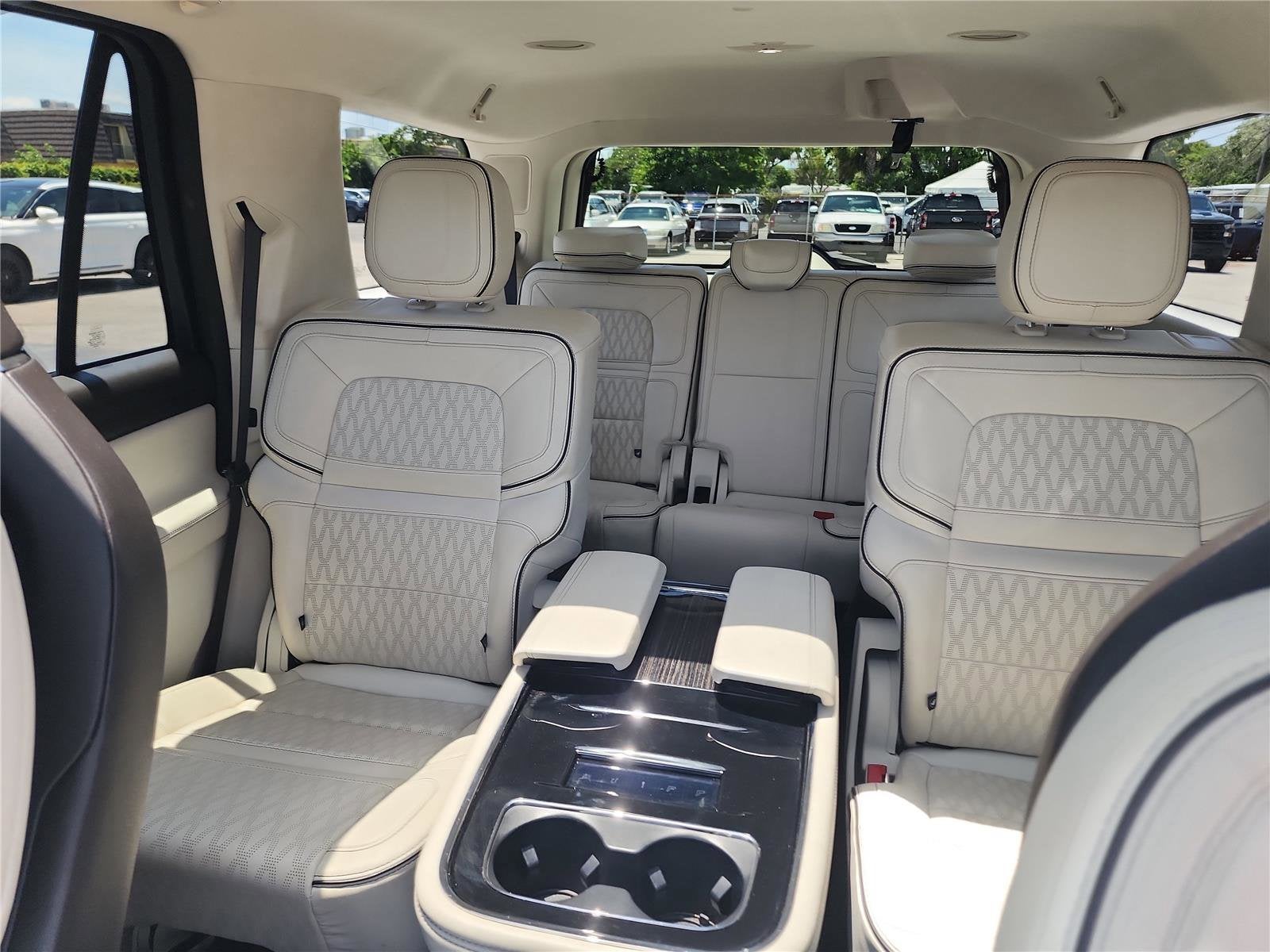 2022 Lincoln Navigator Black Label