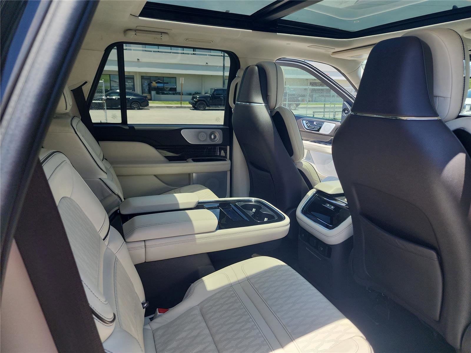 2022 Lincoln Navigator Black Label