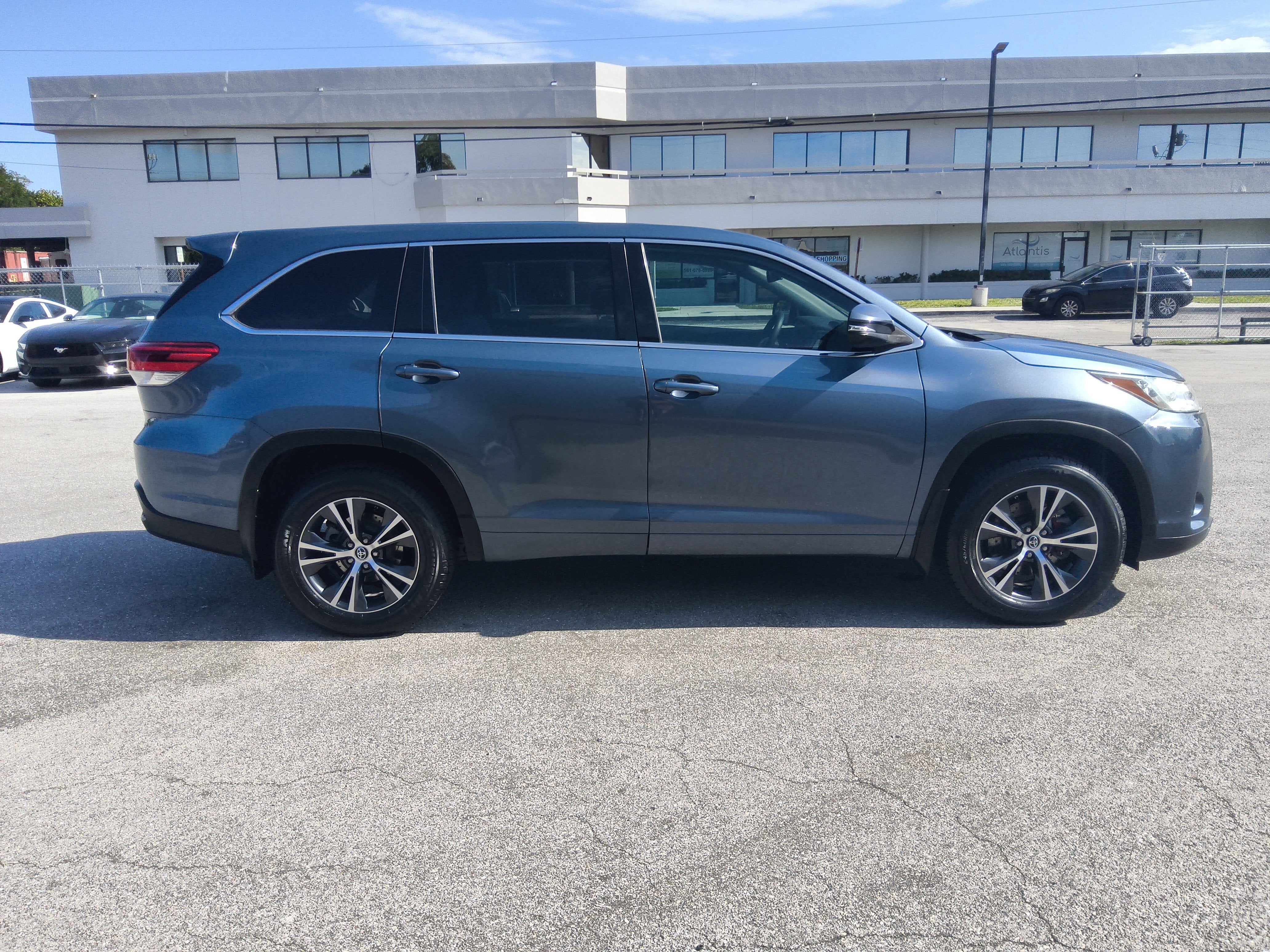 2018 Toyota Highlander LE