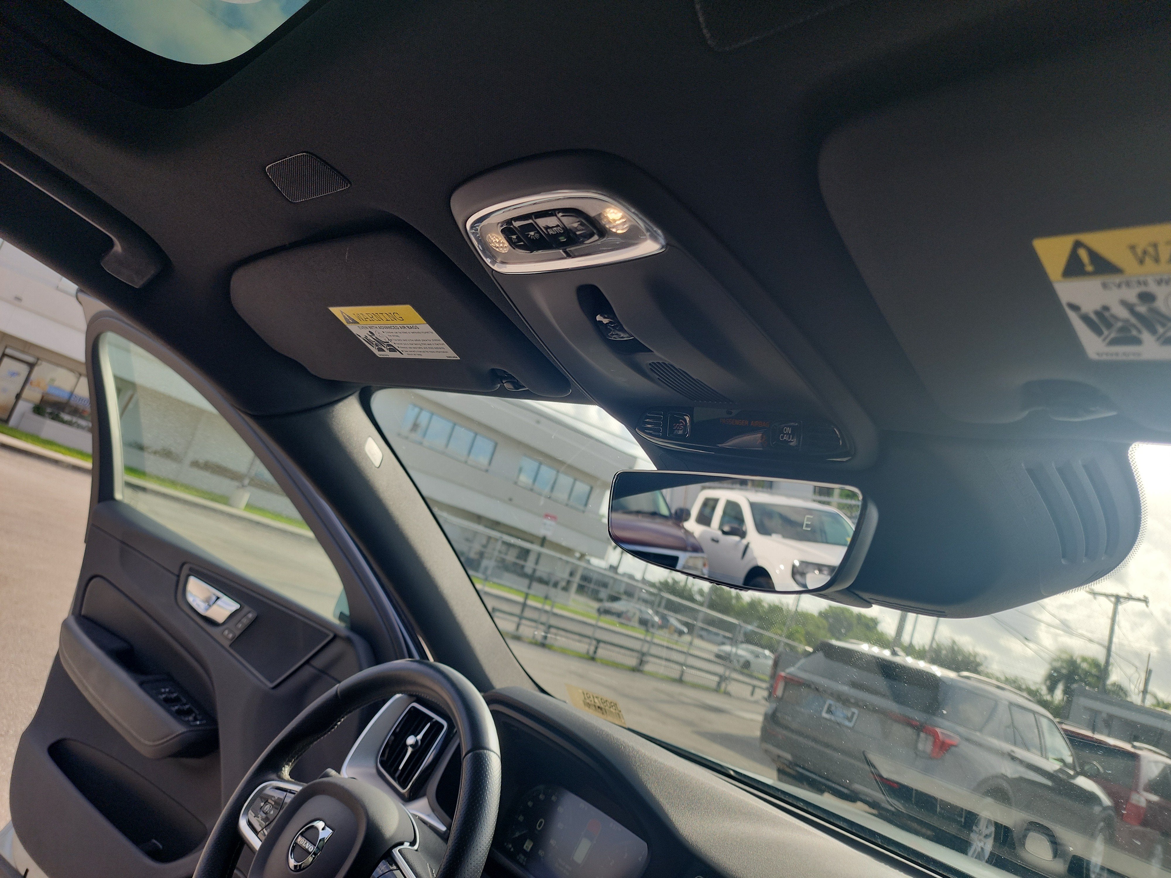 2018 Volvo XC60 R-Design