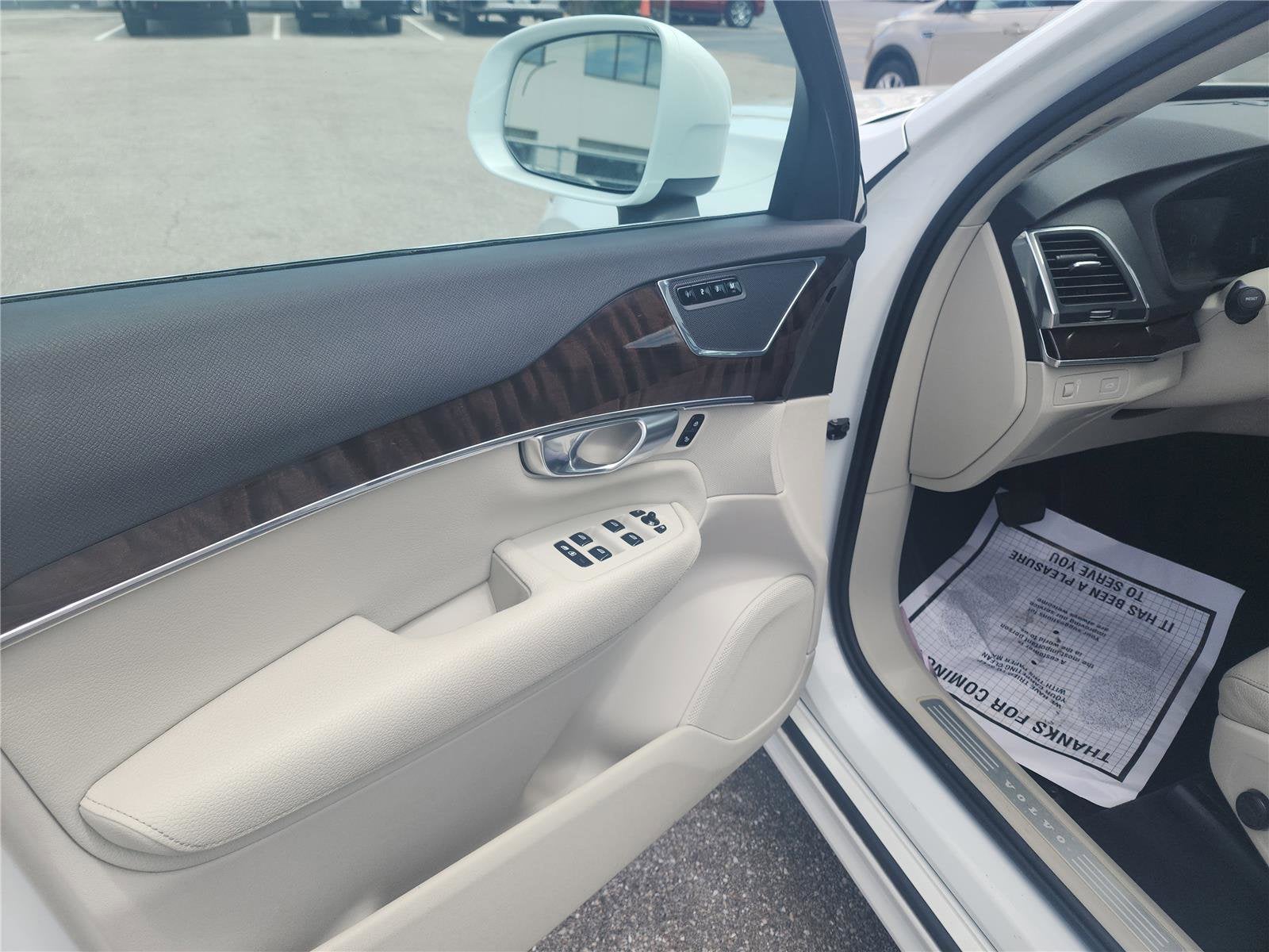 2019 Volvo XC90 Momentum