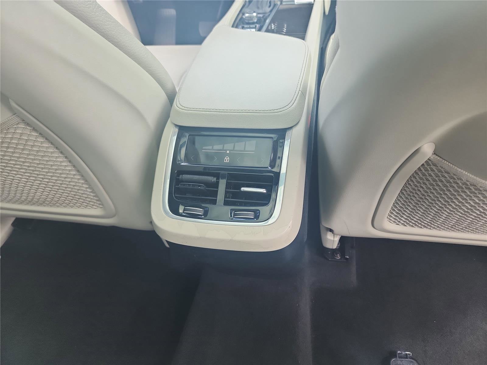 2019 Volvo XC90 Momentum