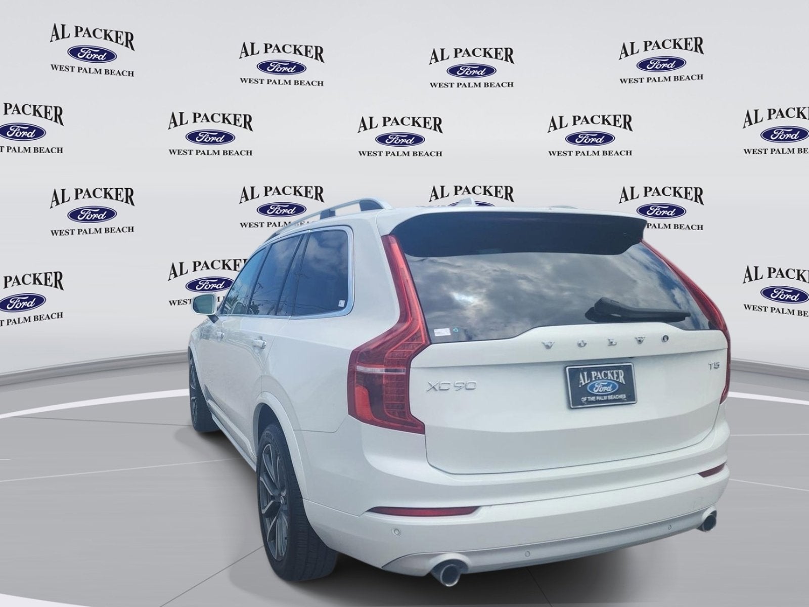 2019 Volvo XC90 Momentum