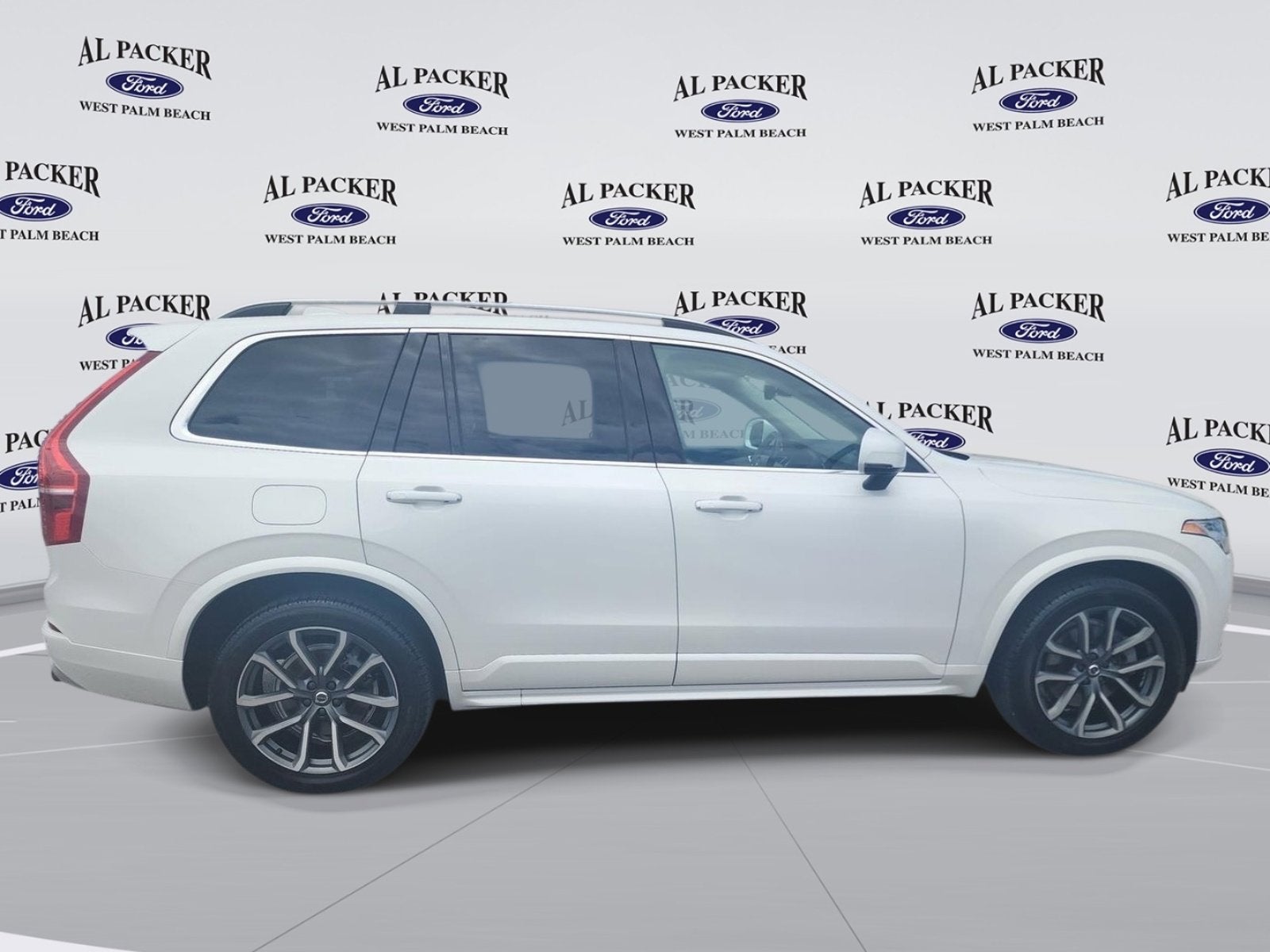 2019 Volvo XC90 Momentum