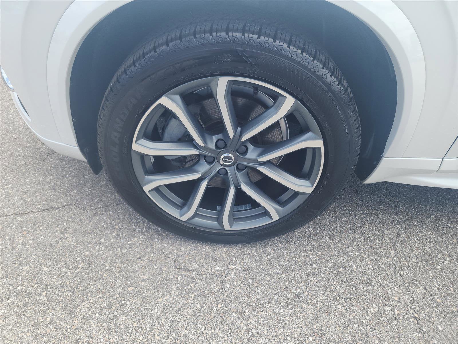 2019 Volvo XC90 Momentum