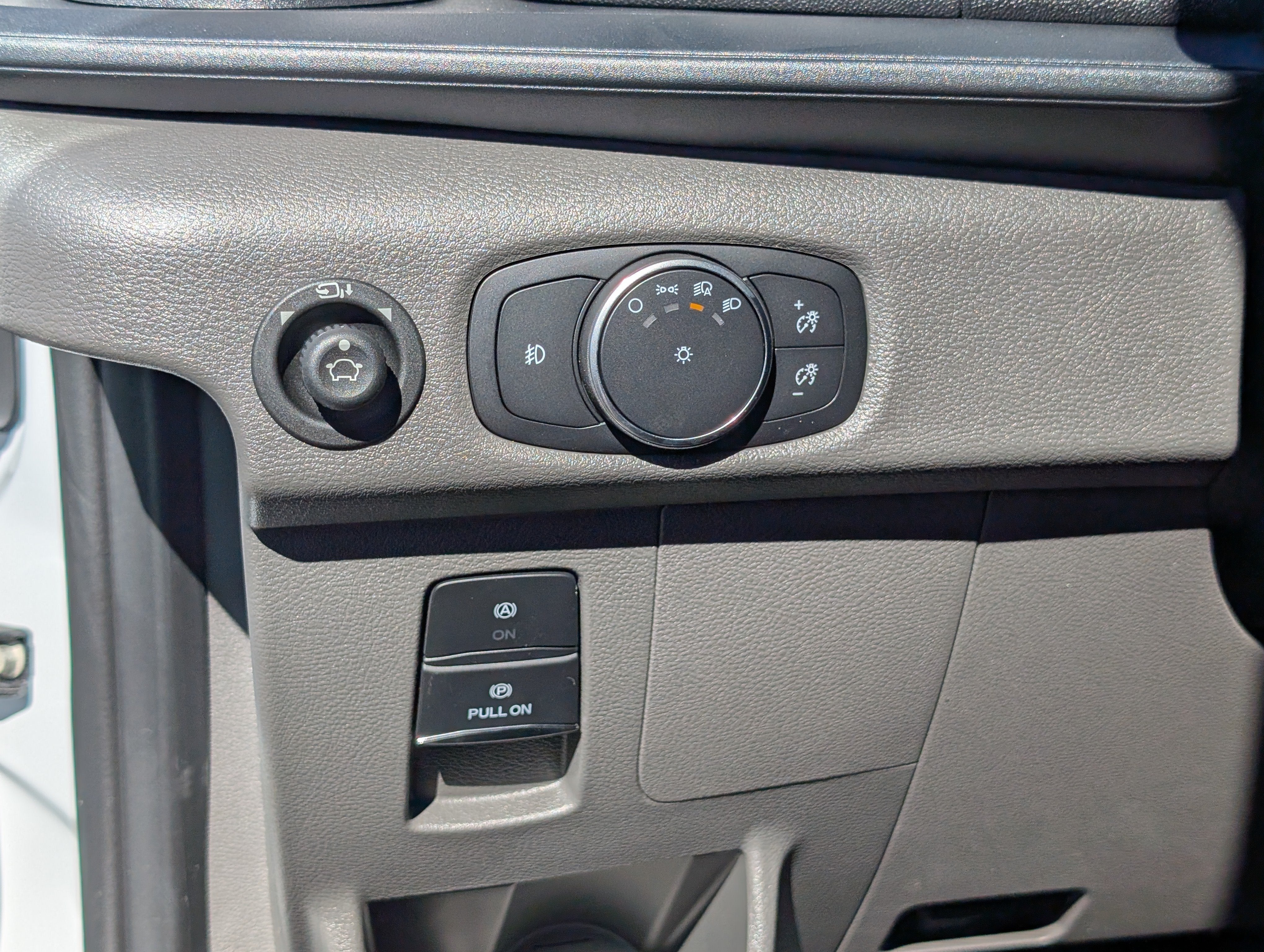 2027 Ford Transit Passenger Wagon XLT