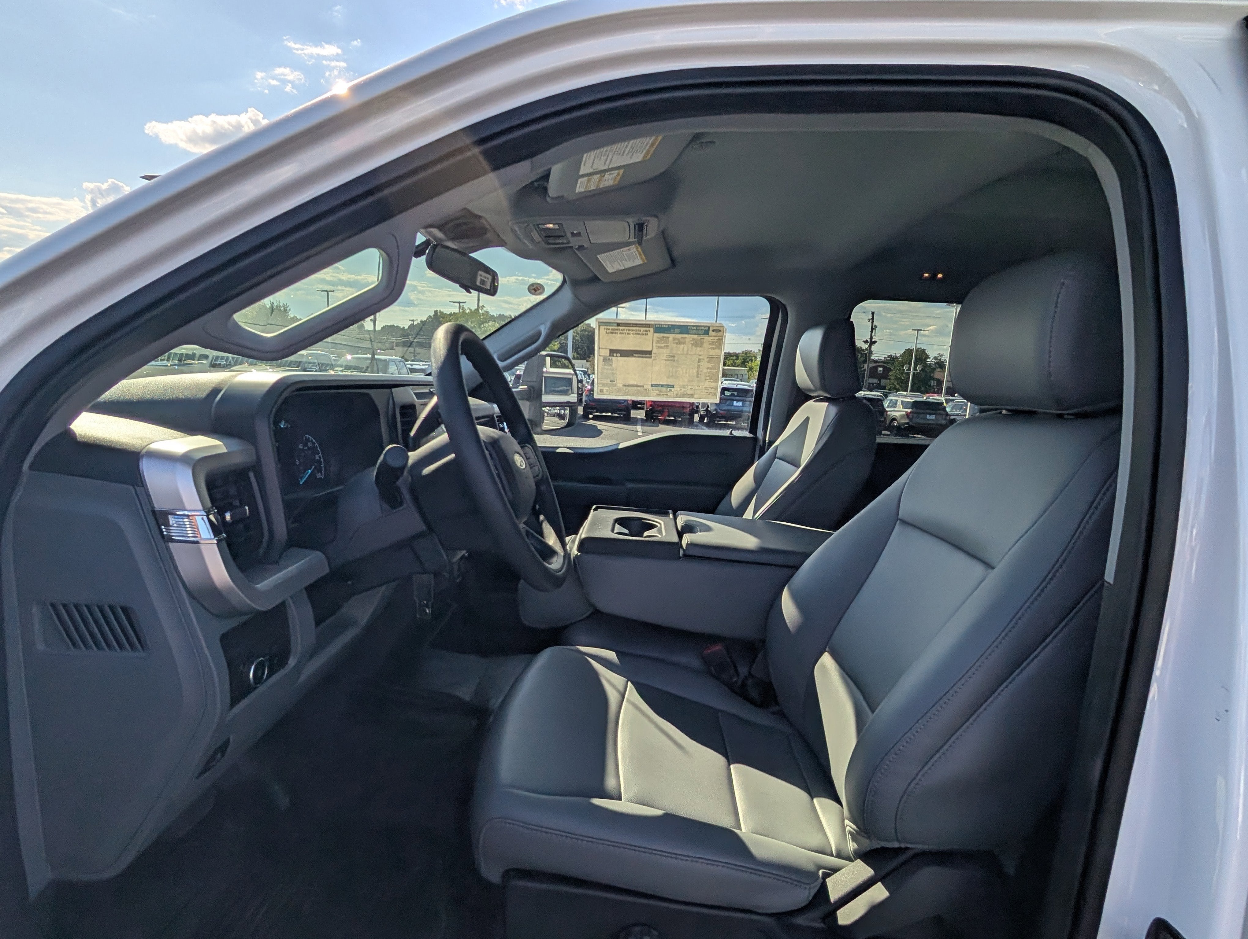 2025 Ford Super Duty F-550 DRW XL