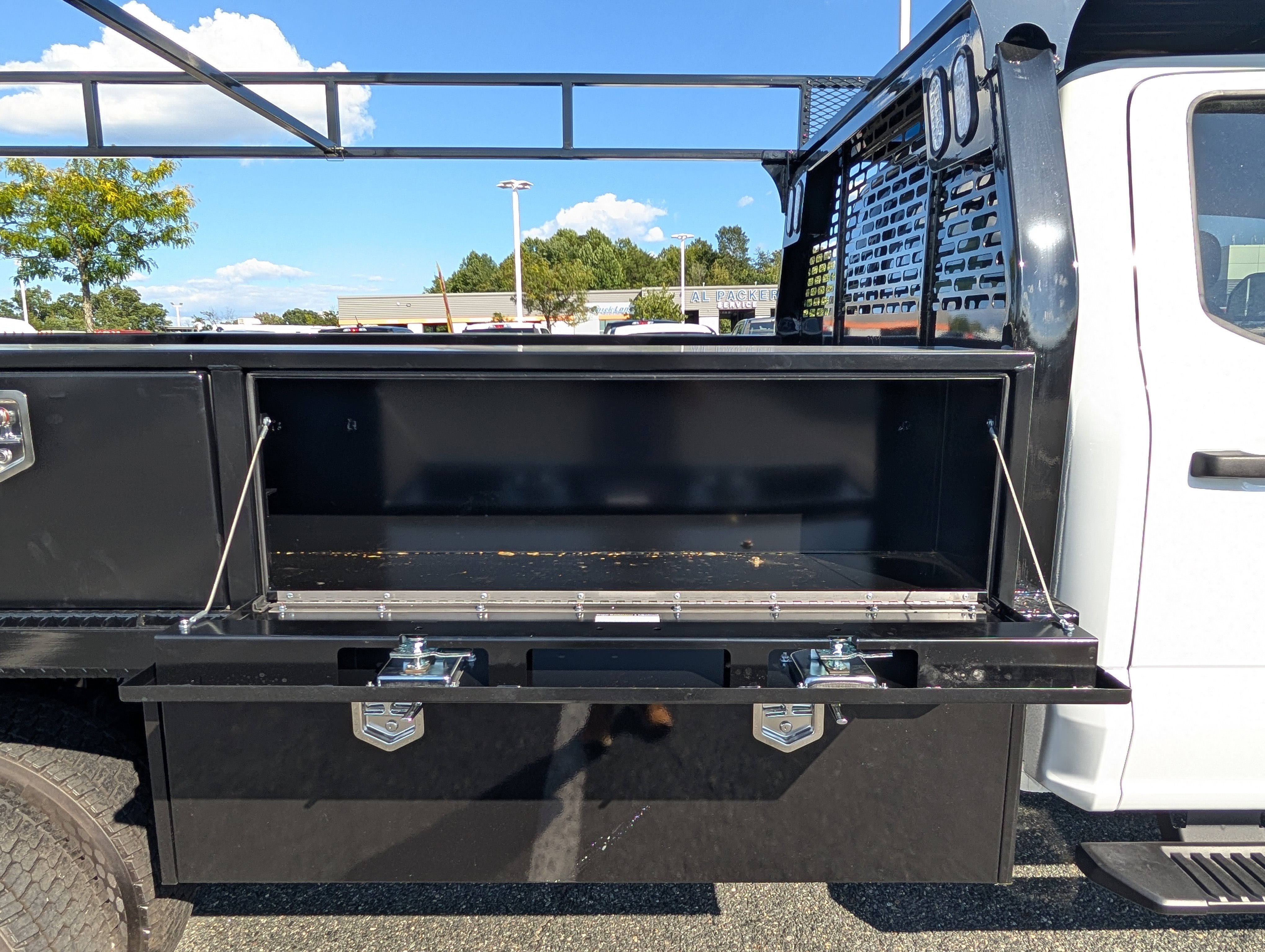 2025 Ford Super Duty F-550 DRW XL