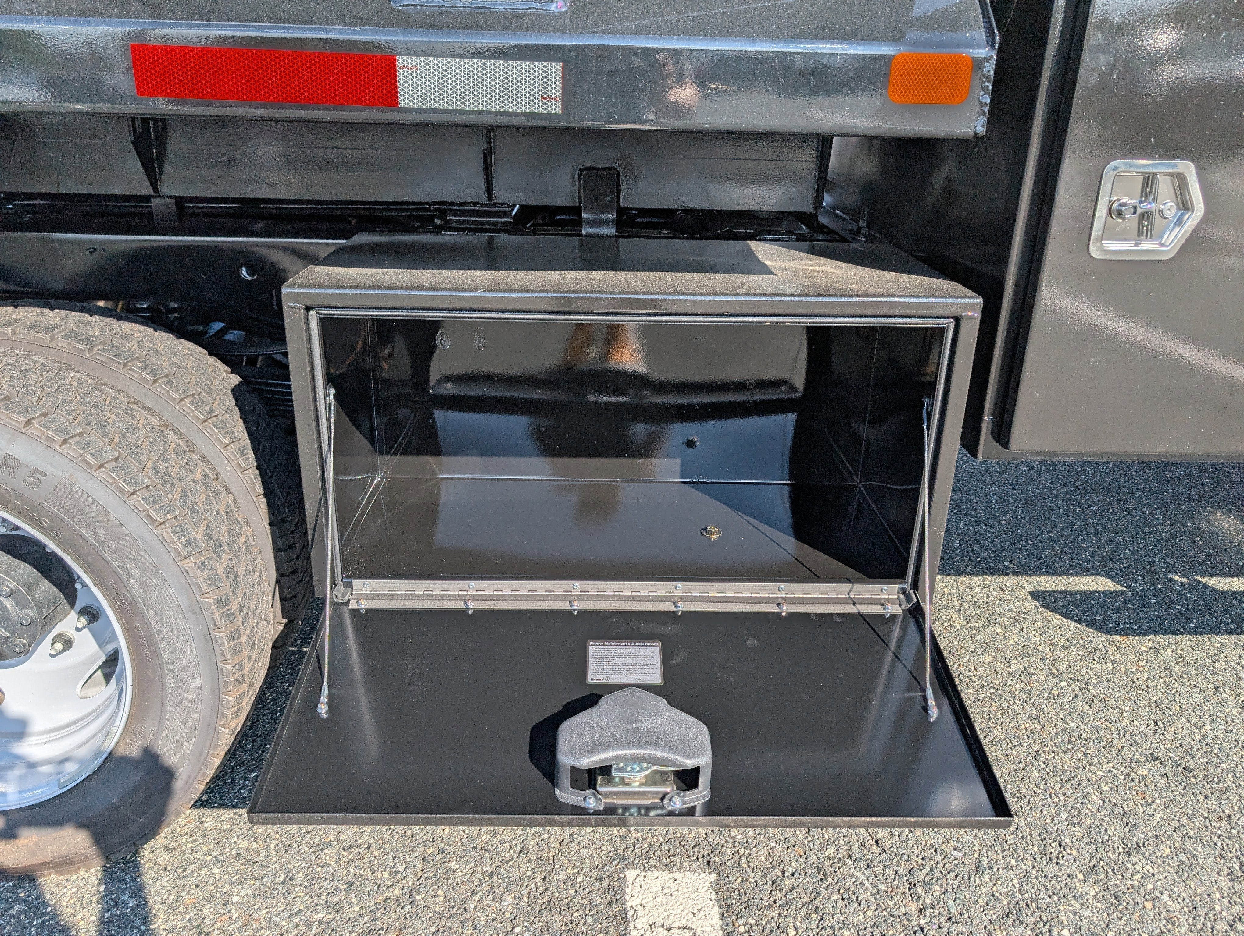 2025 Ford Super Duty F-550 DRW XL